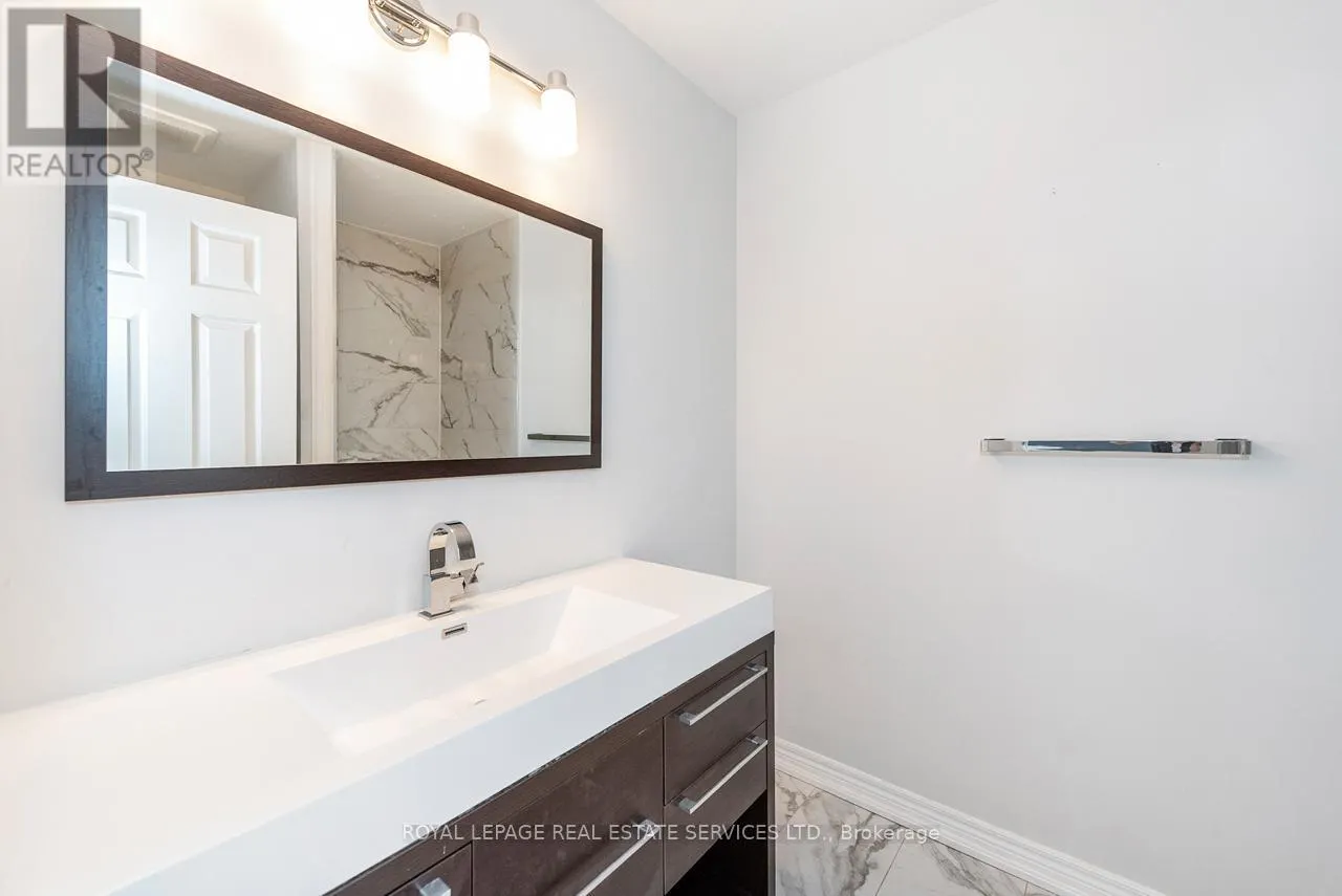 3 - 1160 WALDEN CIRCLE