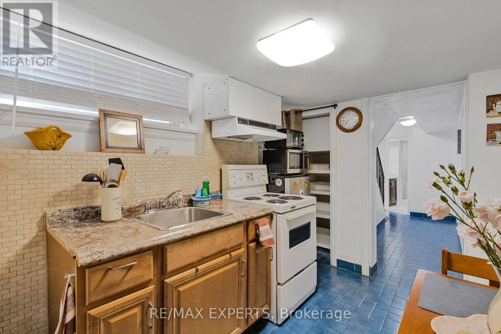 LOWER - 114 TROWELL AVENUE