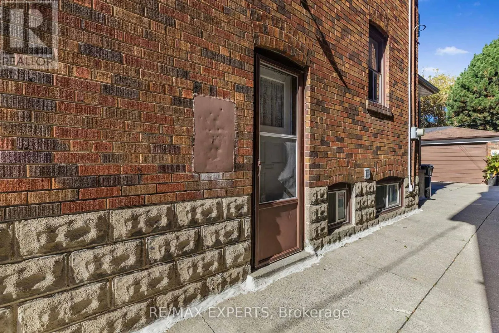 LOWER - 114 TROWELL AVENUE