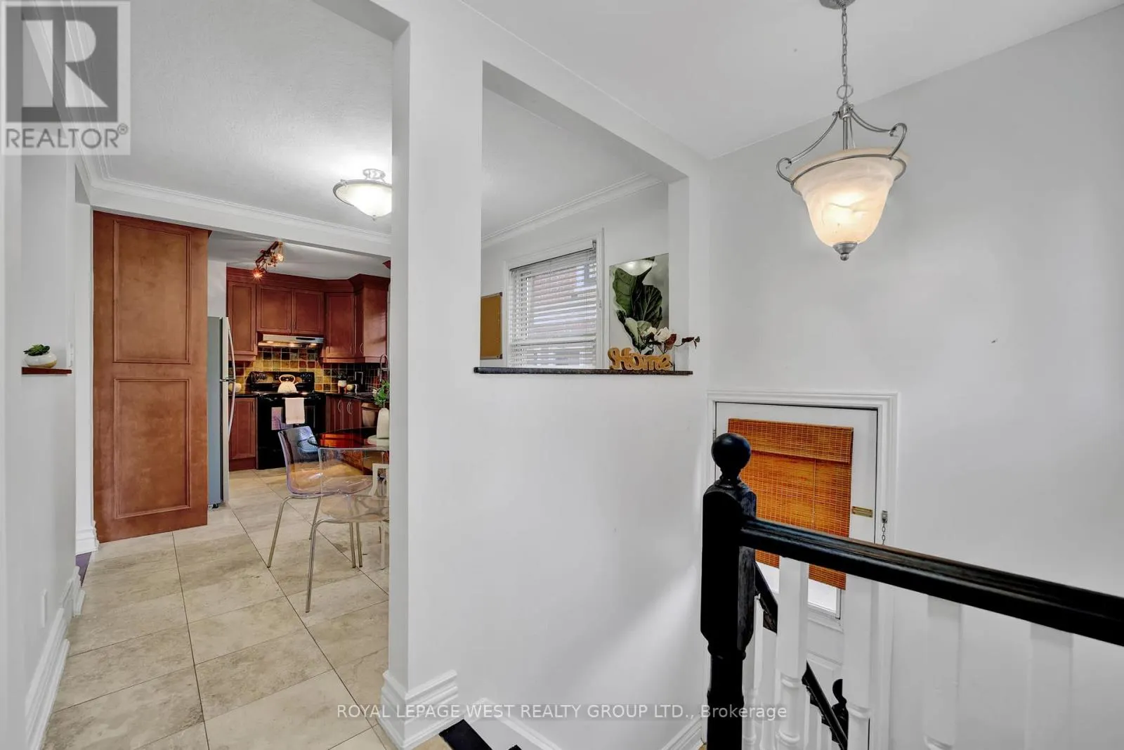 44 WESTGLEN CRESCENT