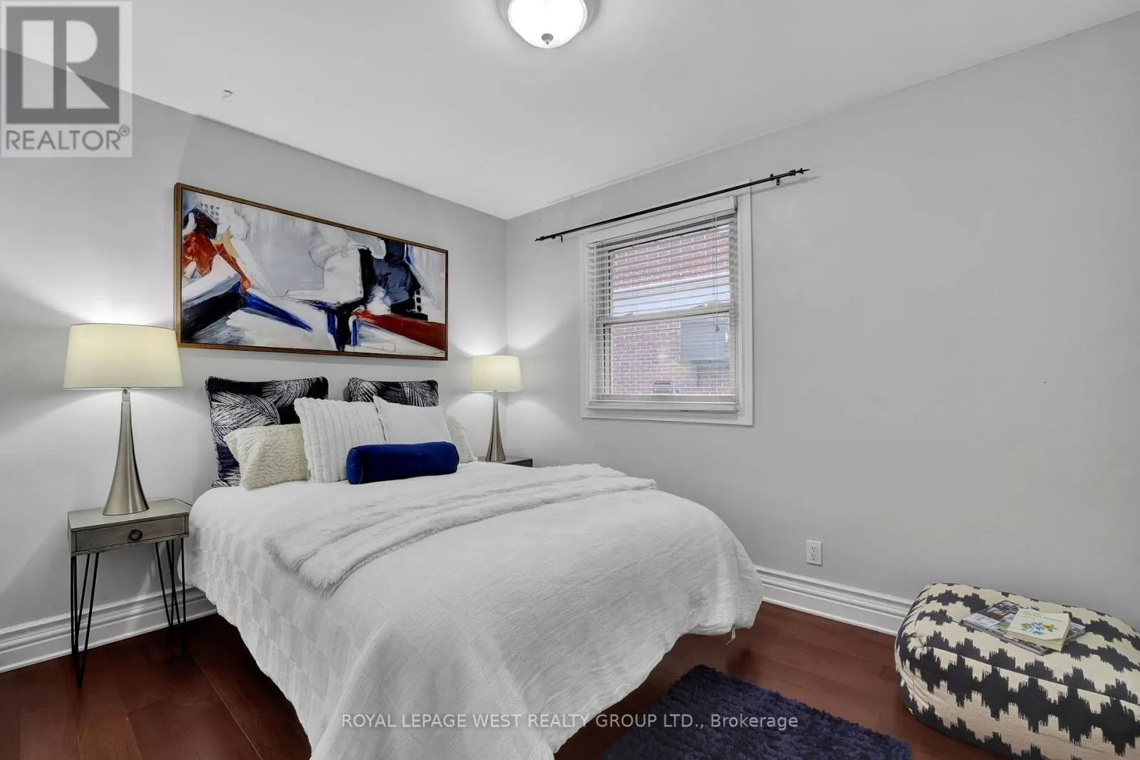 44 WESTGLEN CRESCENT