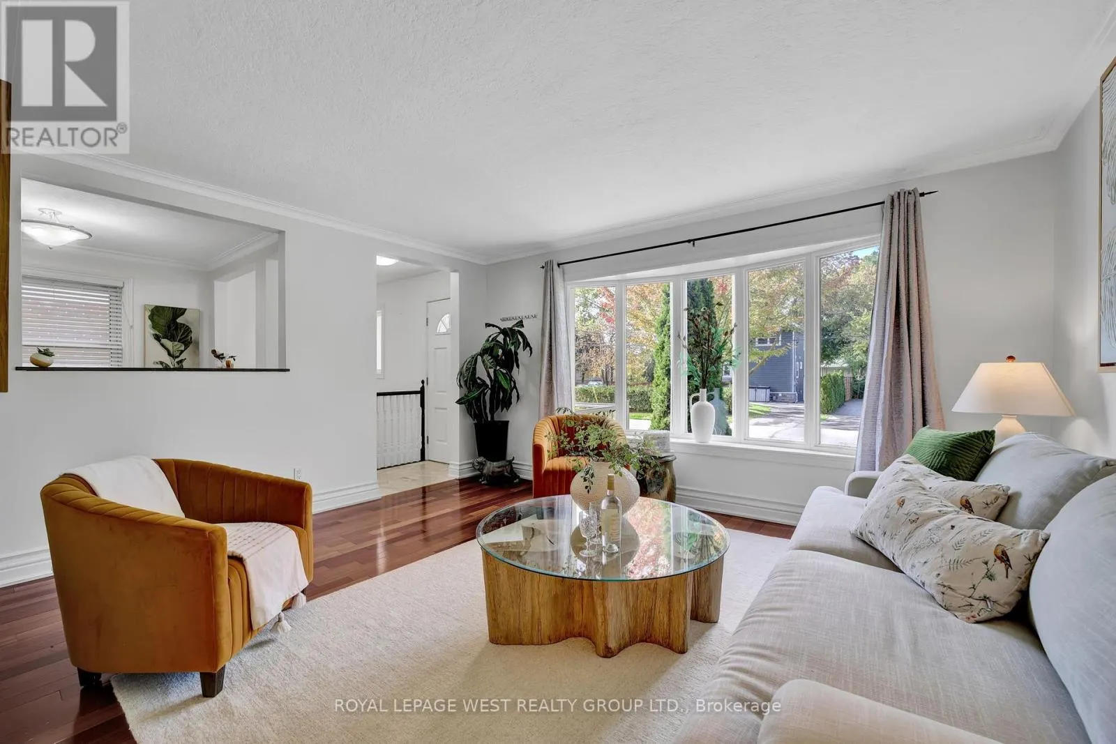44 WESTGLEN CRESCENT