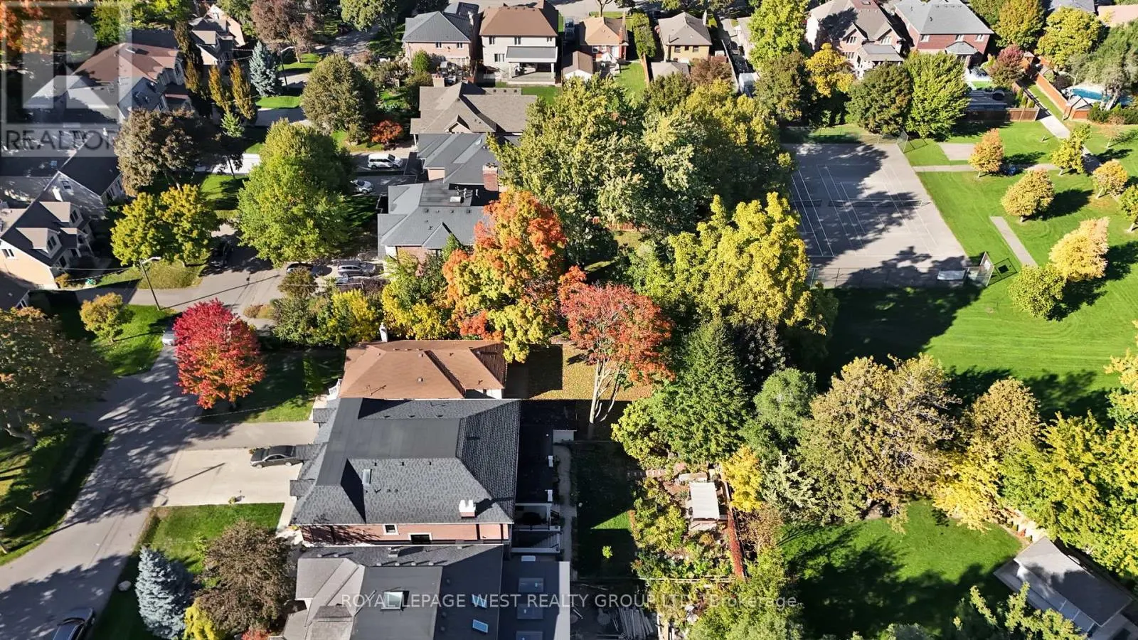 44 WESTGLEN CRESCENT