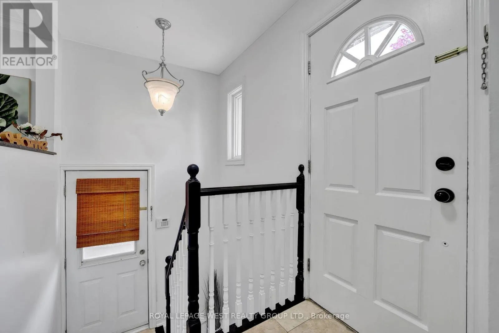44 WESTGLEN CRESCENT