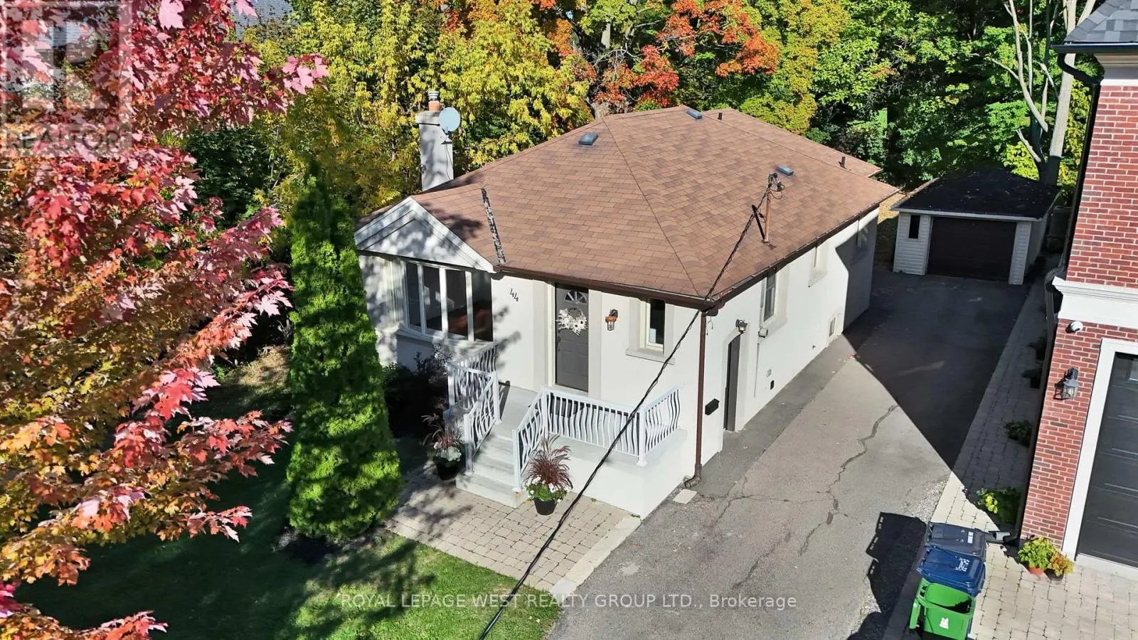 44 WESTGLEN CRESCENT