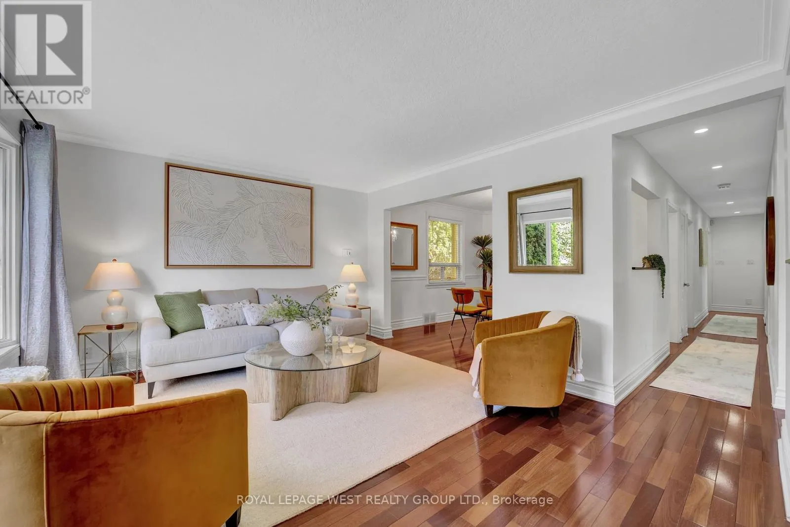 44 WESTGLEN CRESCENT