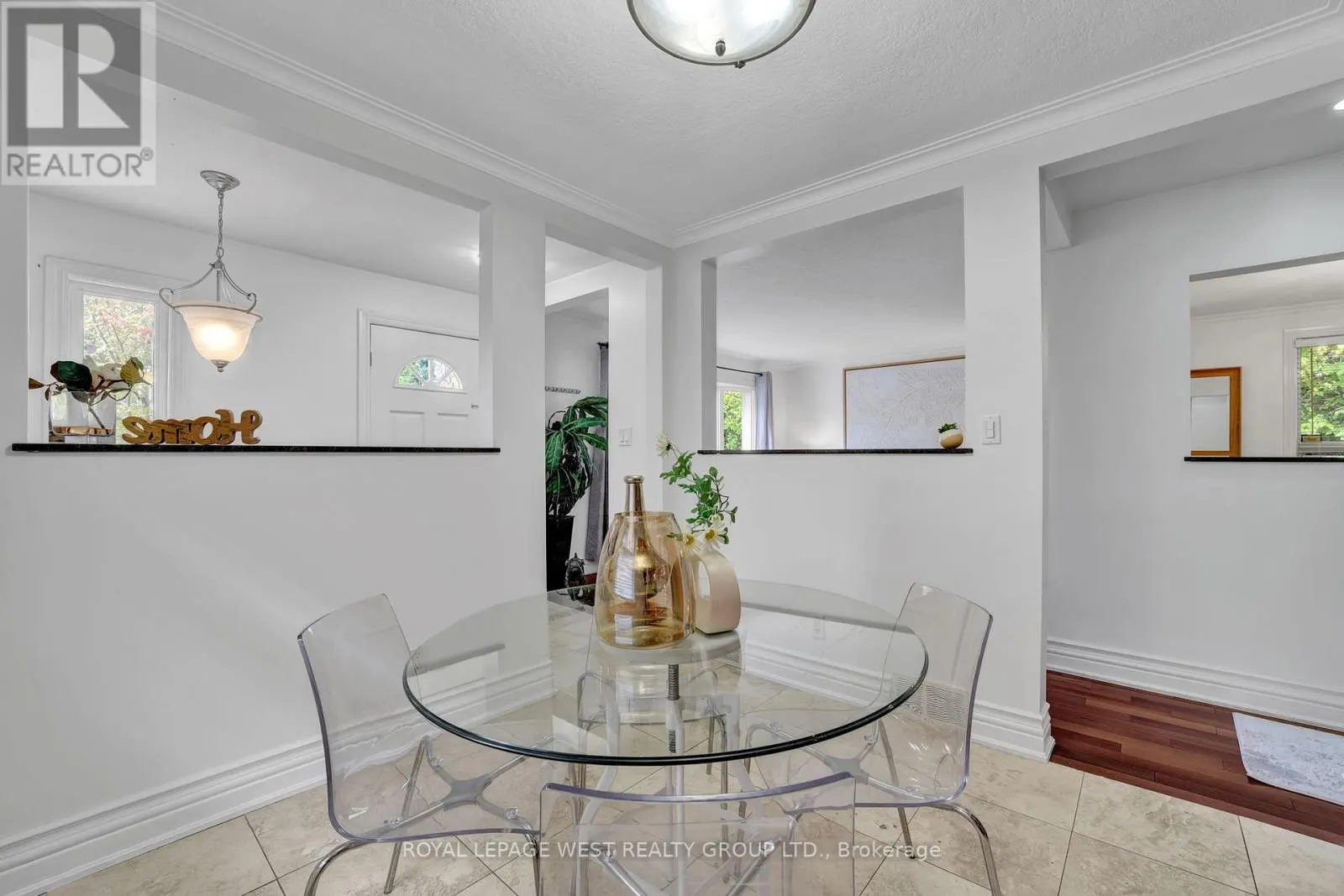 44 WESTGLEN CRESCENT