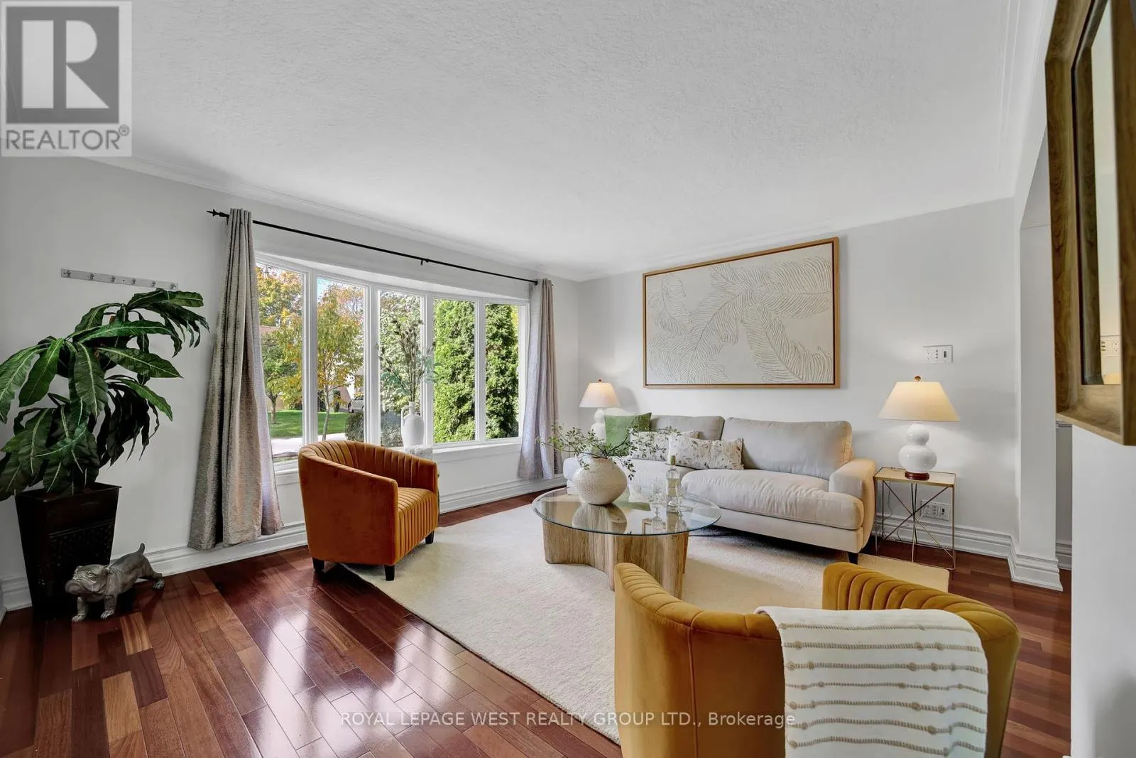 44 WESTGLEN CRESCENT