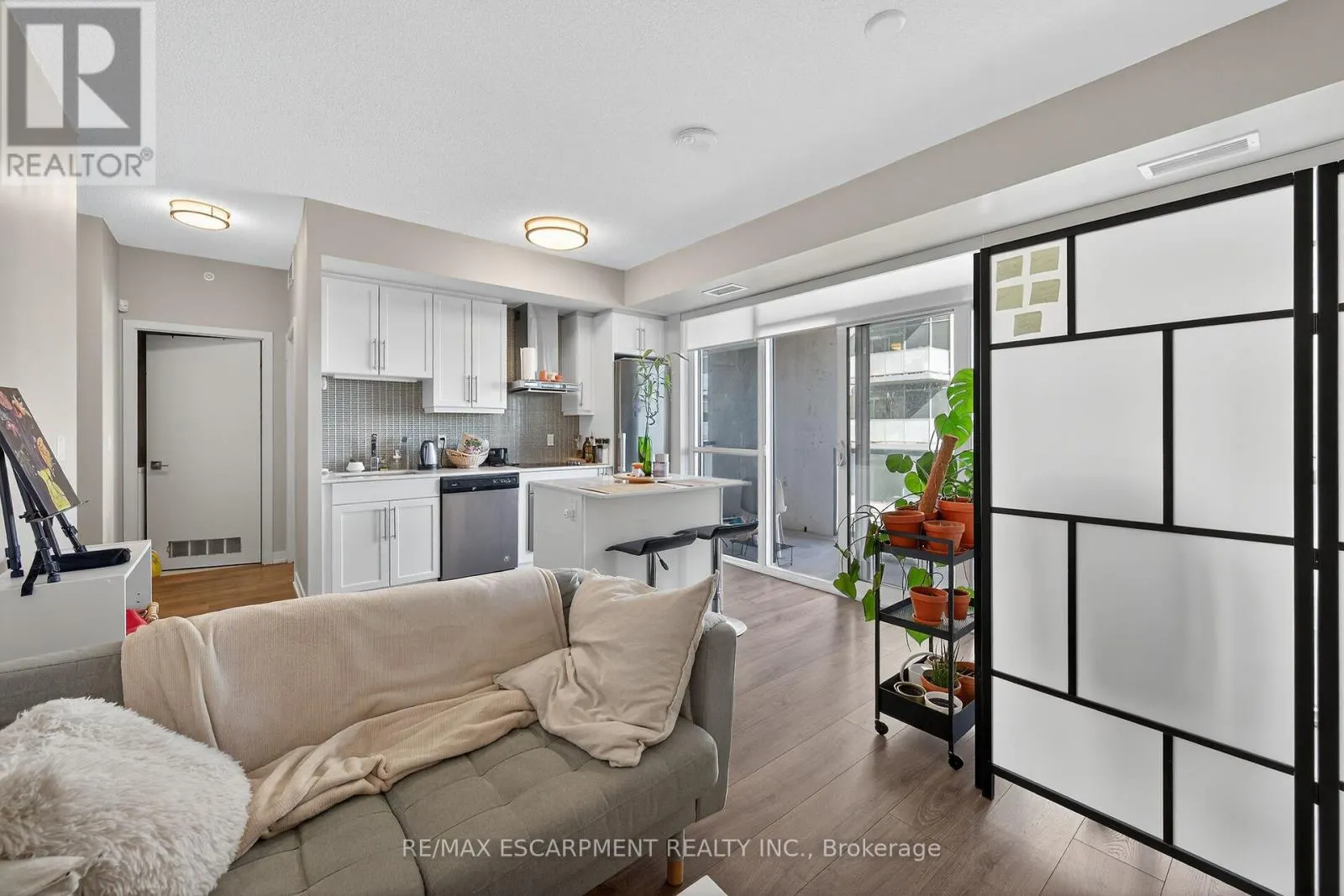 1302 - 2087 FAIRVIEW STREET