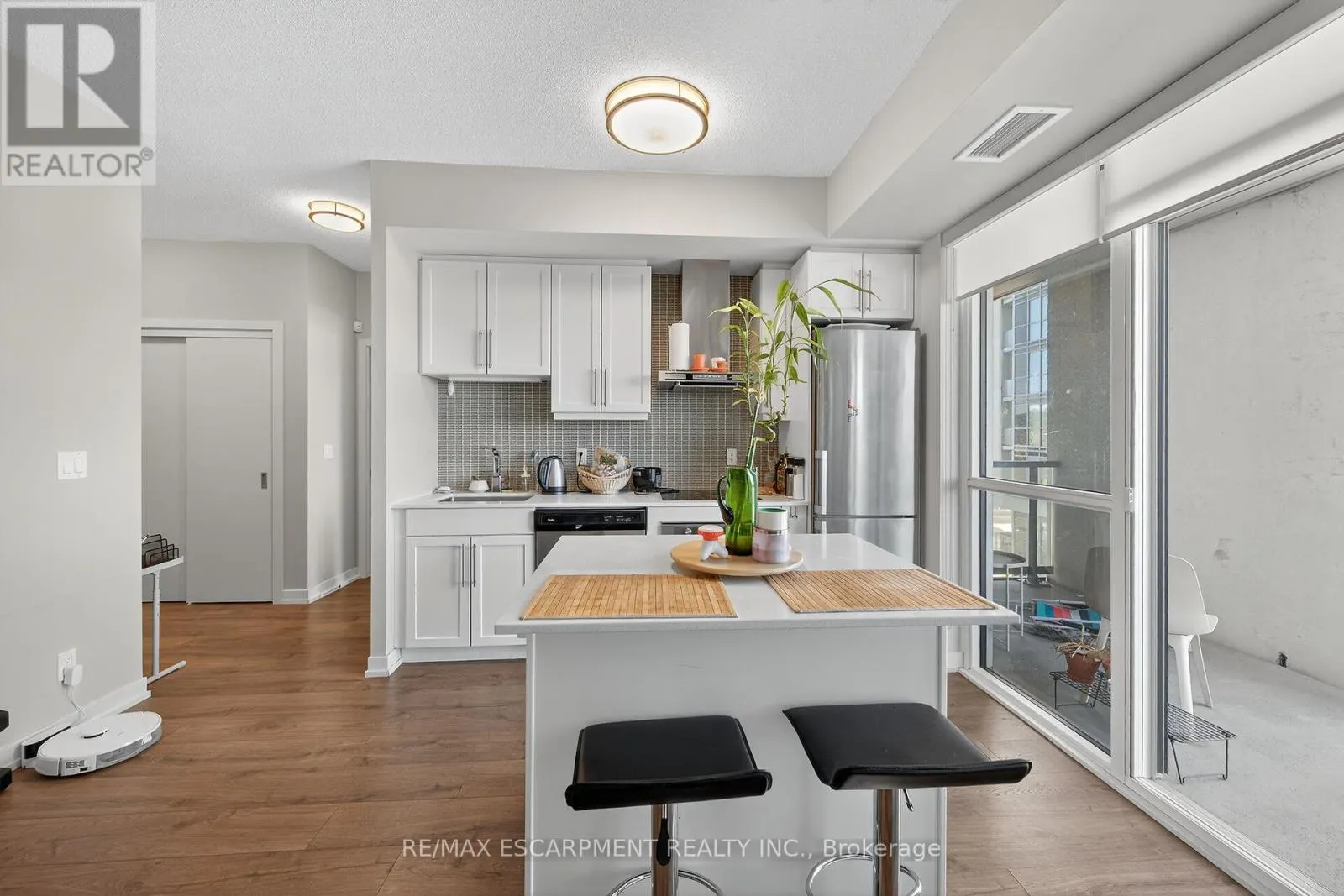 1302 - 2087 FAIRVIEW STREET