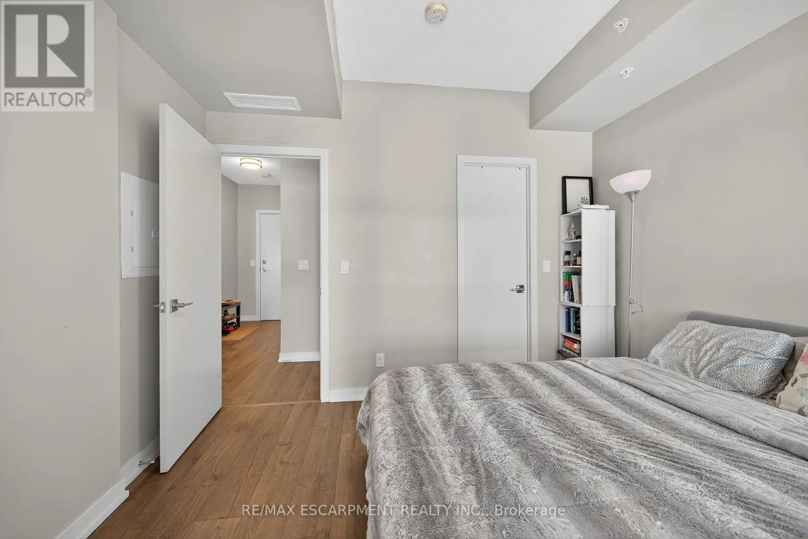1302 - 2087 FAIRVIEW STREET