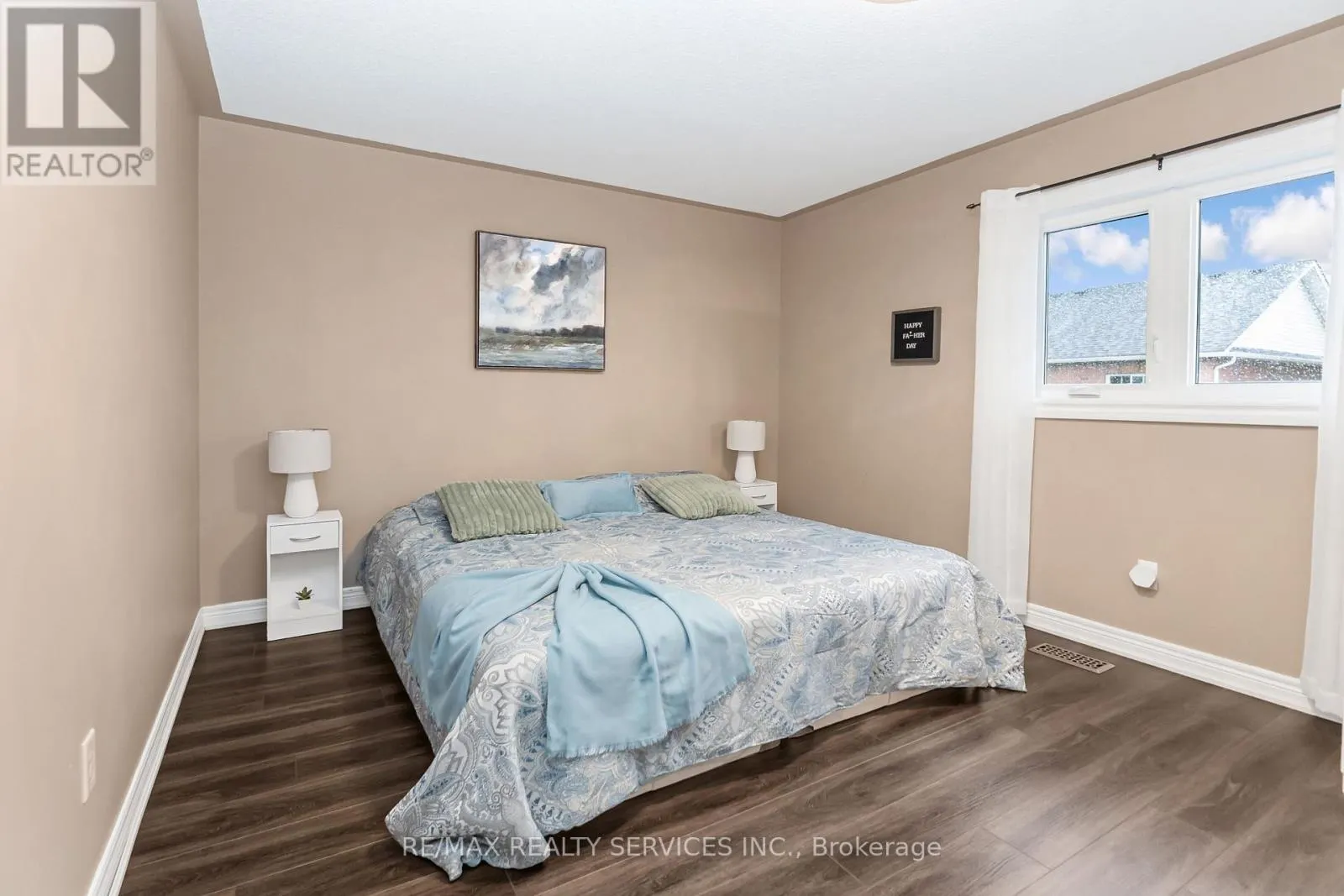 8 RIDGEMORE CRESCENT