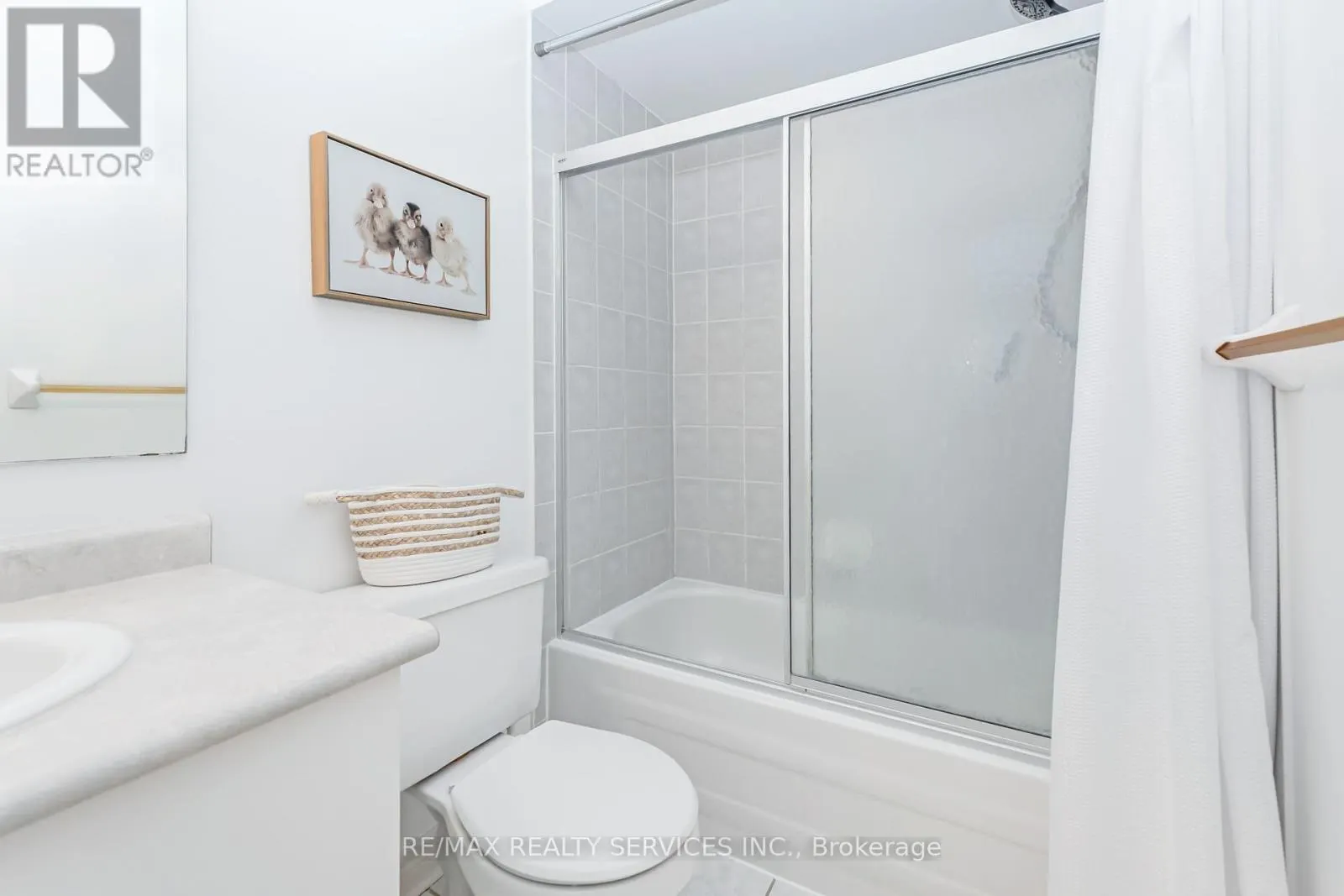 8 RIDGEMORE CRESCENT