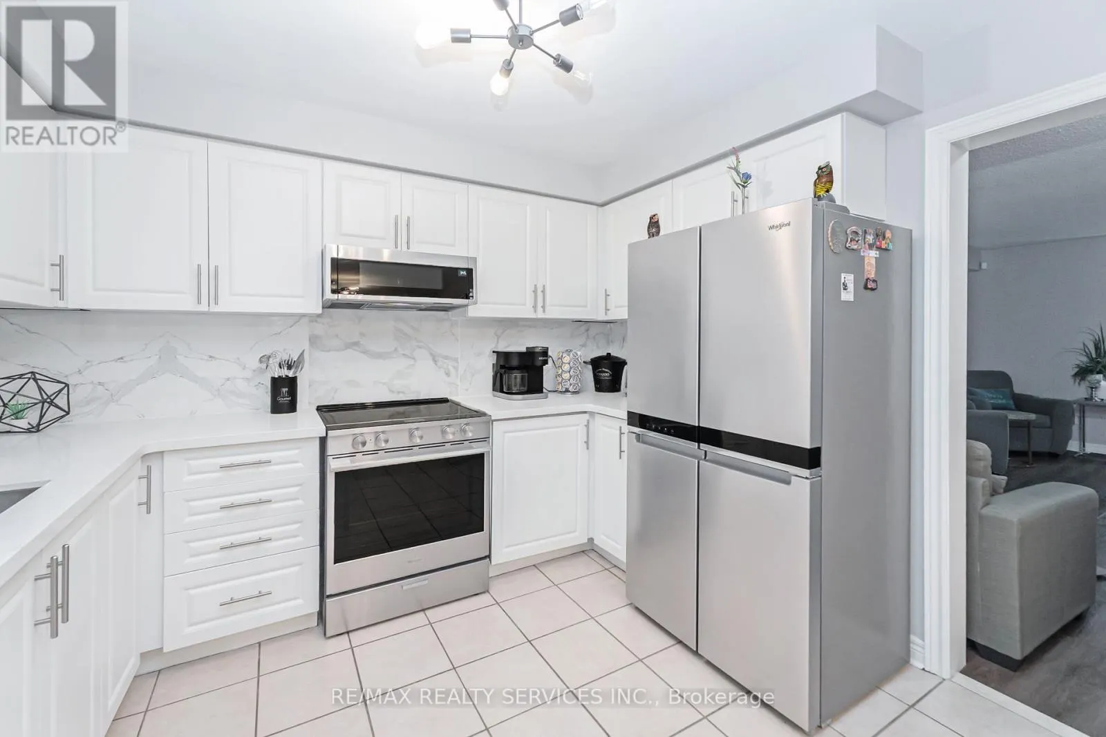 8 RIDGEMORE CRESCENT