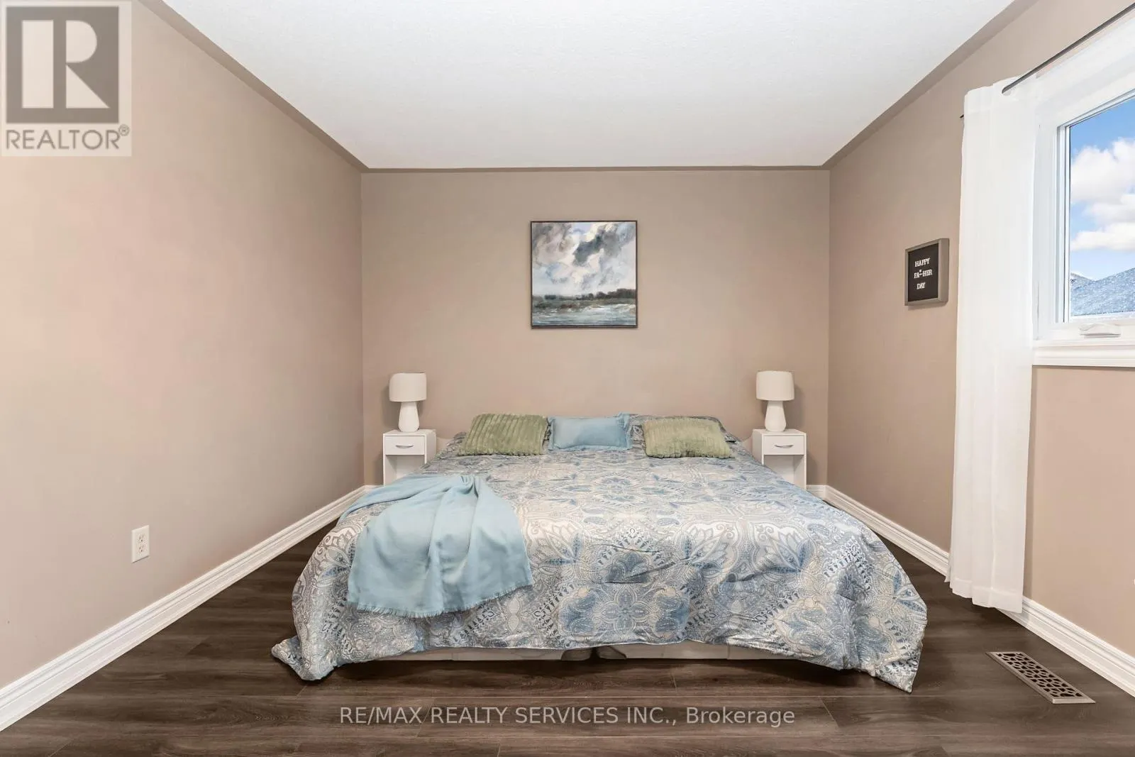 8 RIDGEMORE CRESCENT