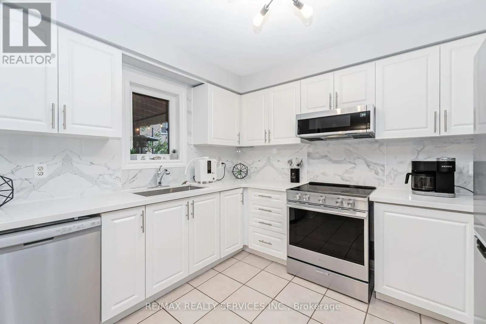 8 RIDGEMORE CRESCENT