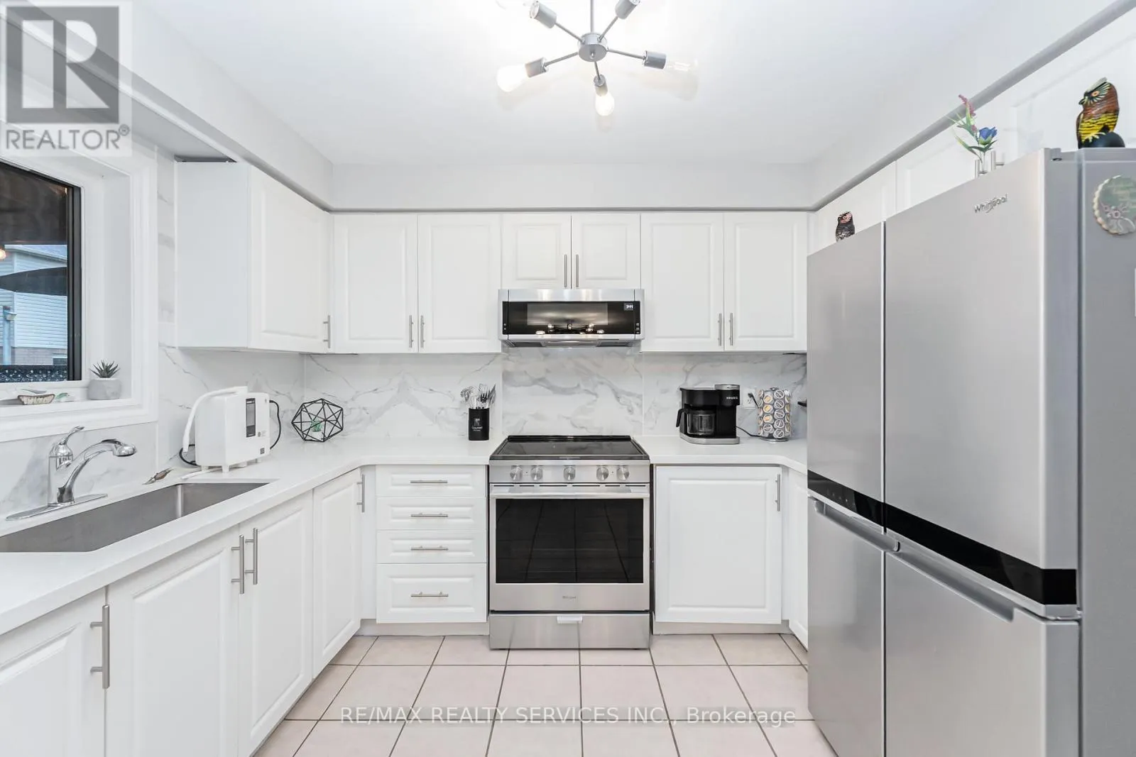 8 RIDGEMORE CRESCENT