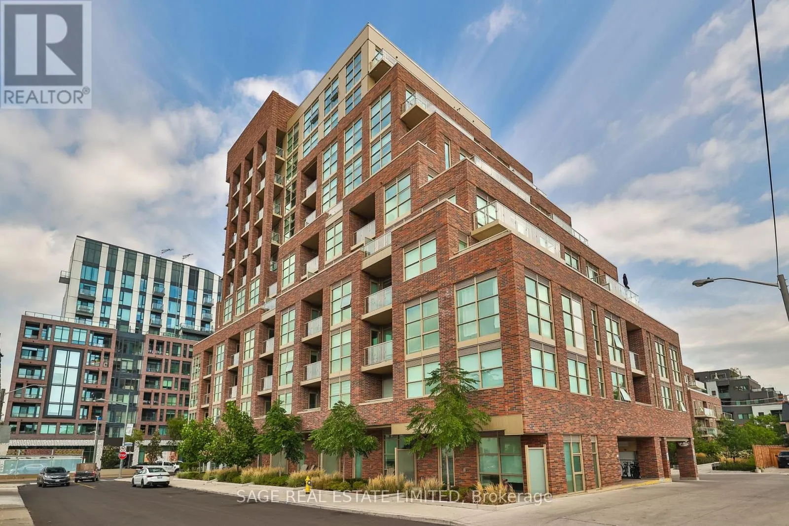 720 - 1787 ST CLAIR AVENUE