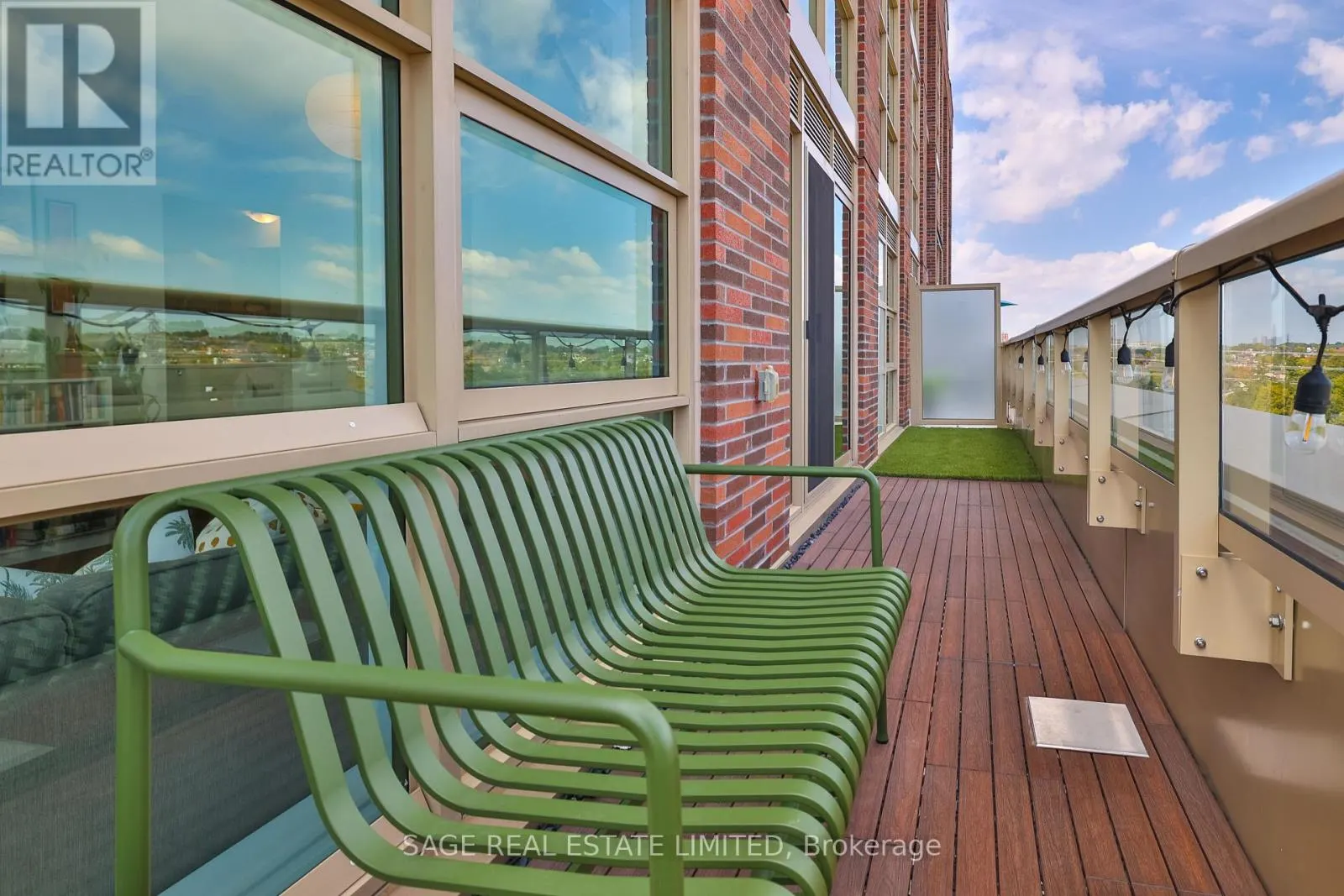 720 - 1787 ST CLAIR AVENUE