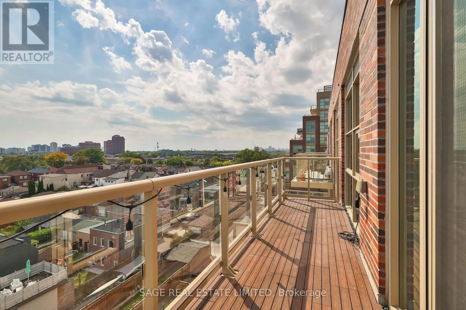 720 - 1787 ST CLAIR AVENUE