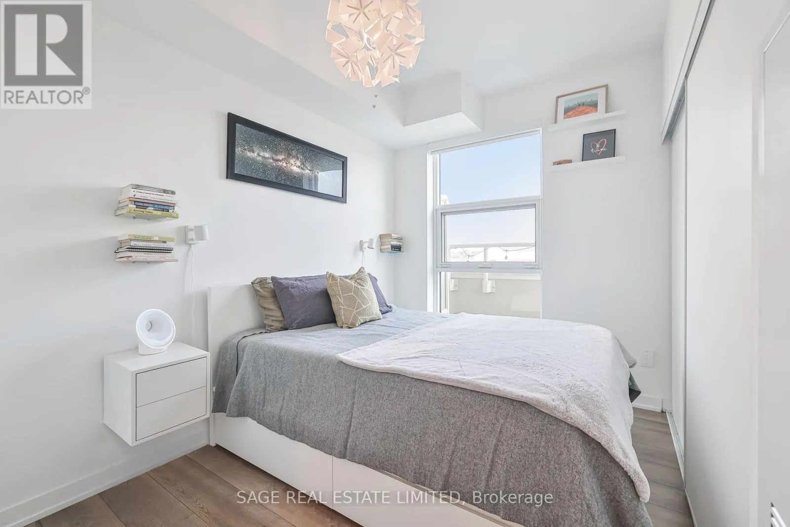 720 - 1787 ST CLAIR AVENUE