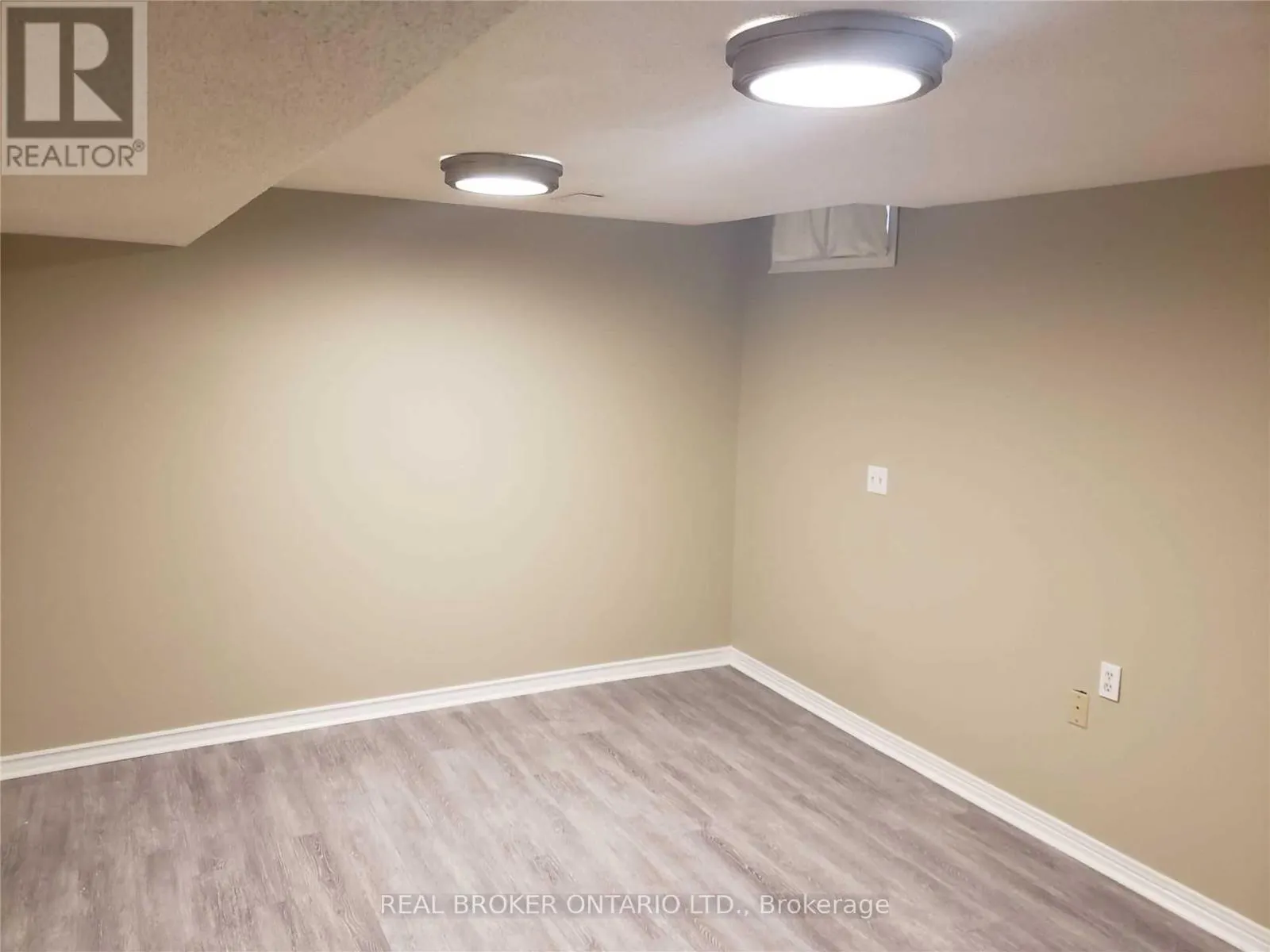 LOWER - 4244 STARLIGHT CRESCENT