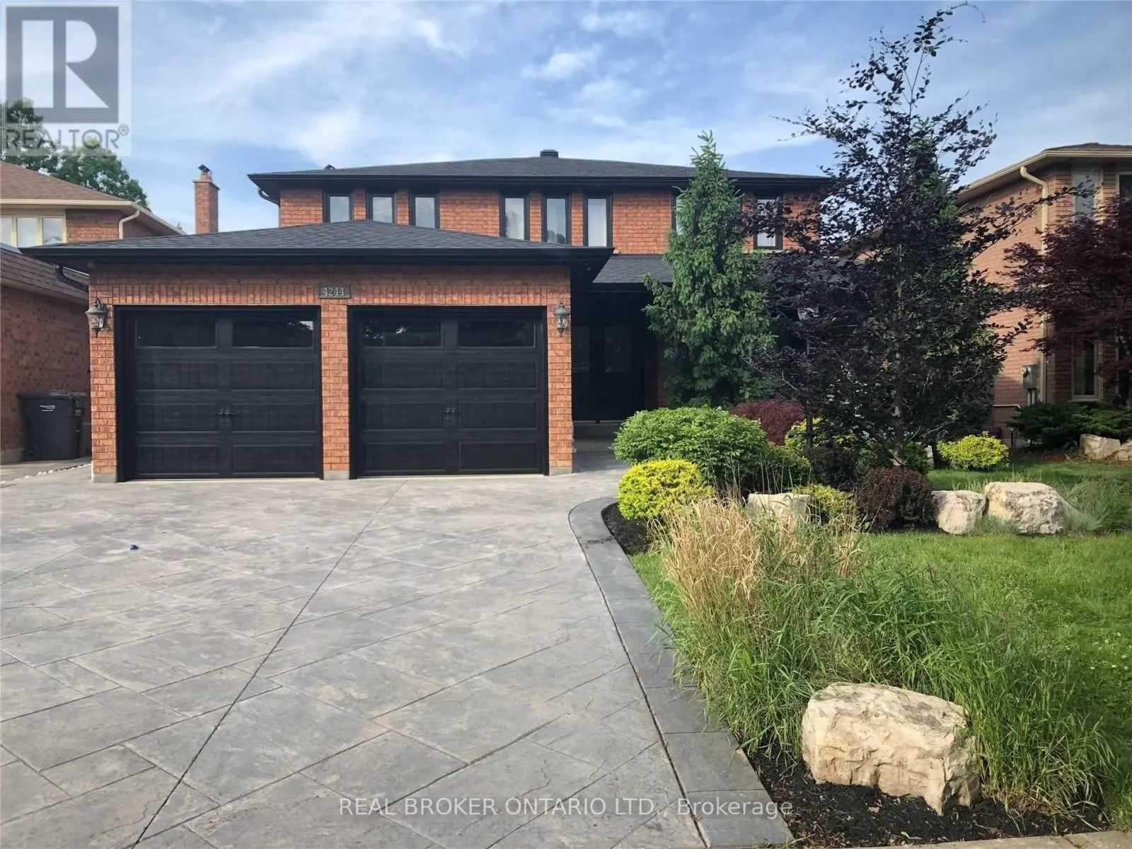 LOWER - 4244 STARLIGHT CRESCENT