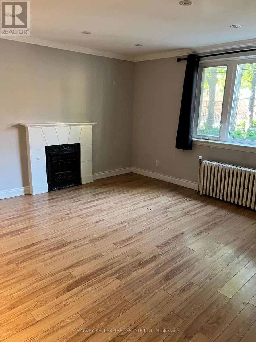 26 - 3 ELM GROVE AVENUE
