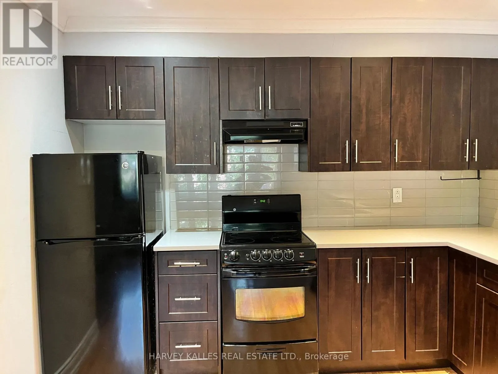 26 - 3 ELM GROVE AVENUE