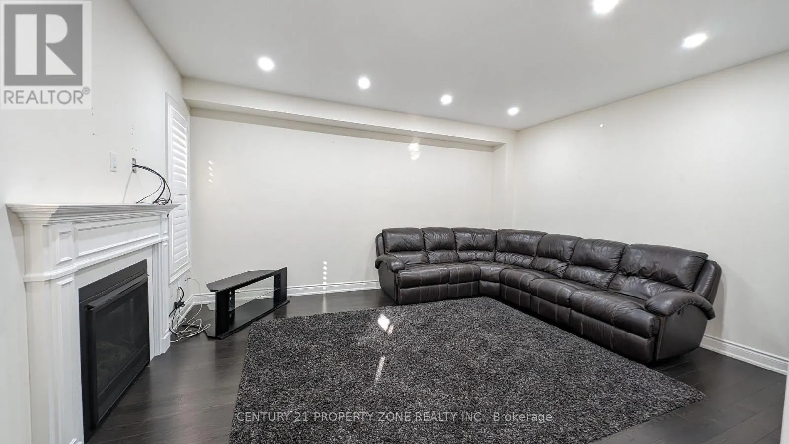 UPPER - 10 GODERICH DRIVE