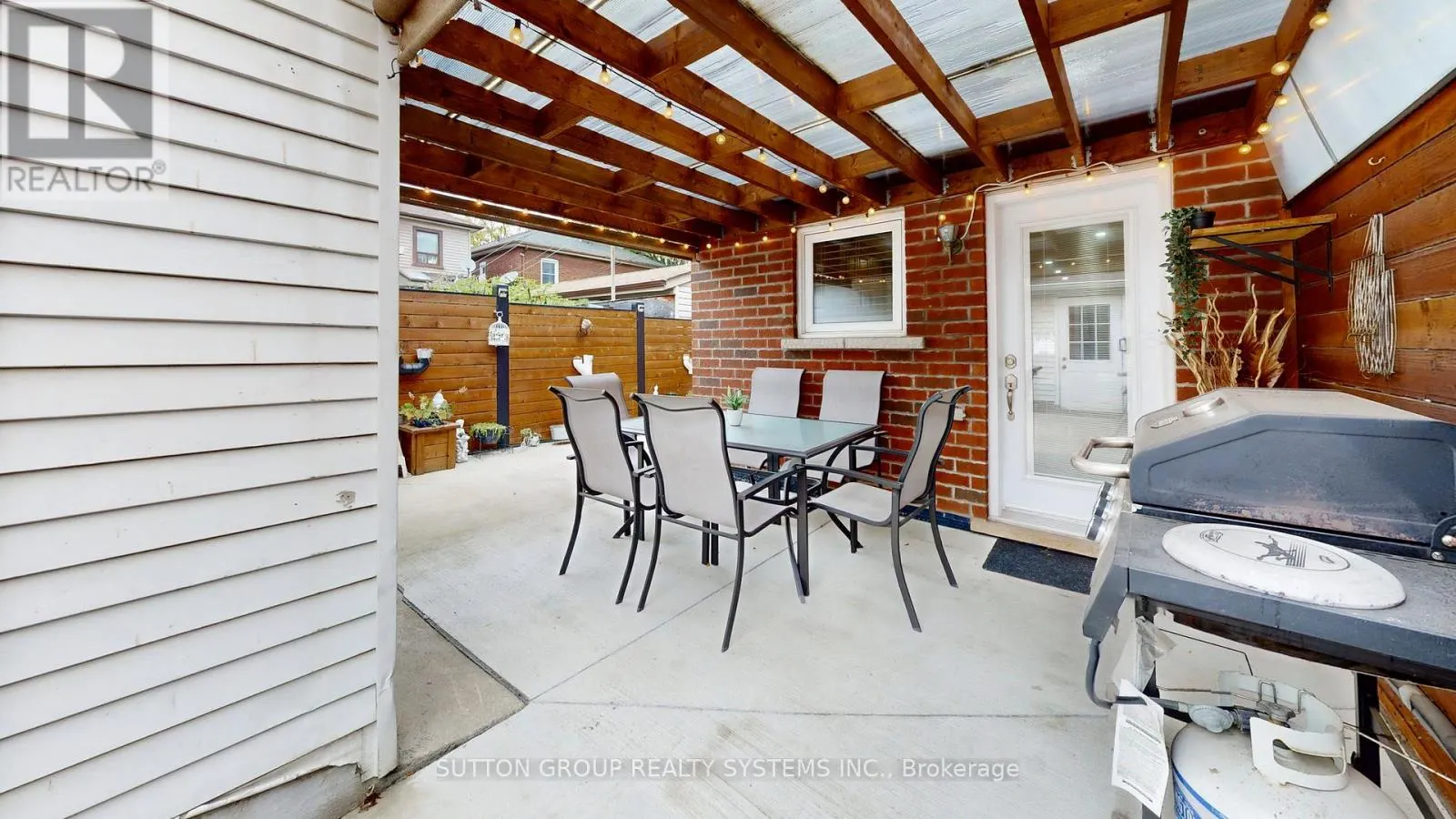 24 CHAMBERS AVENUE