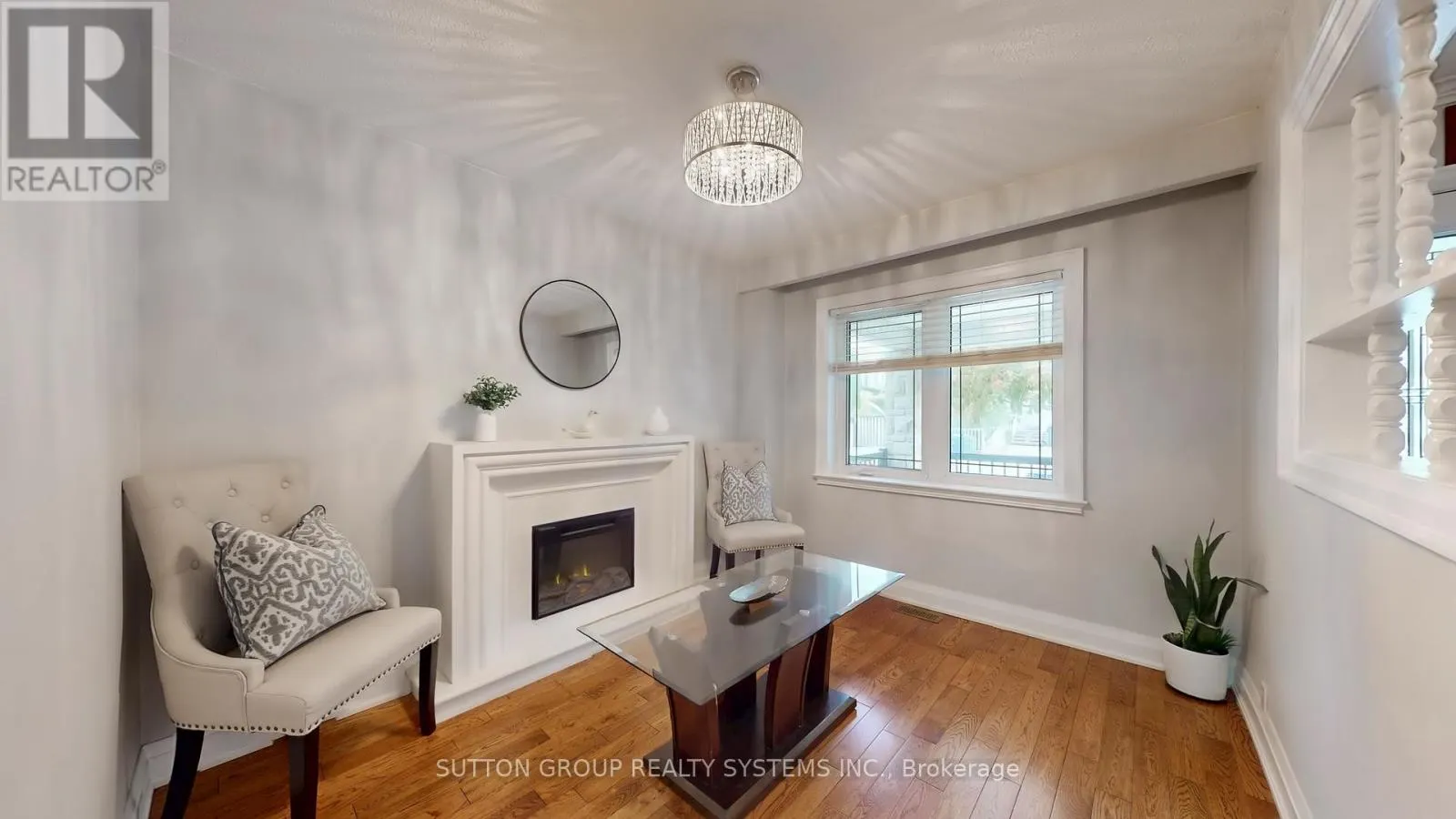 24 CHAMBERS AVENUE