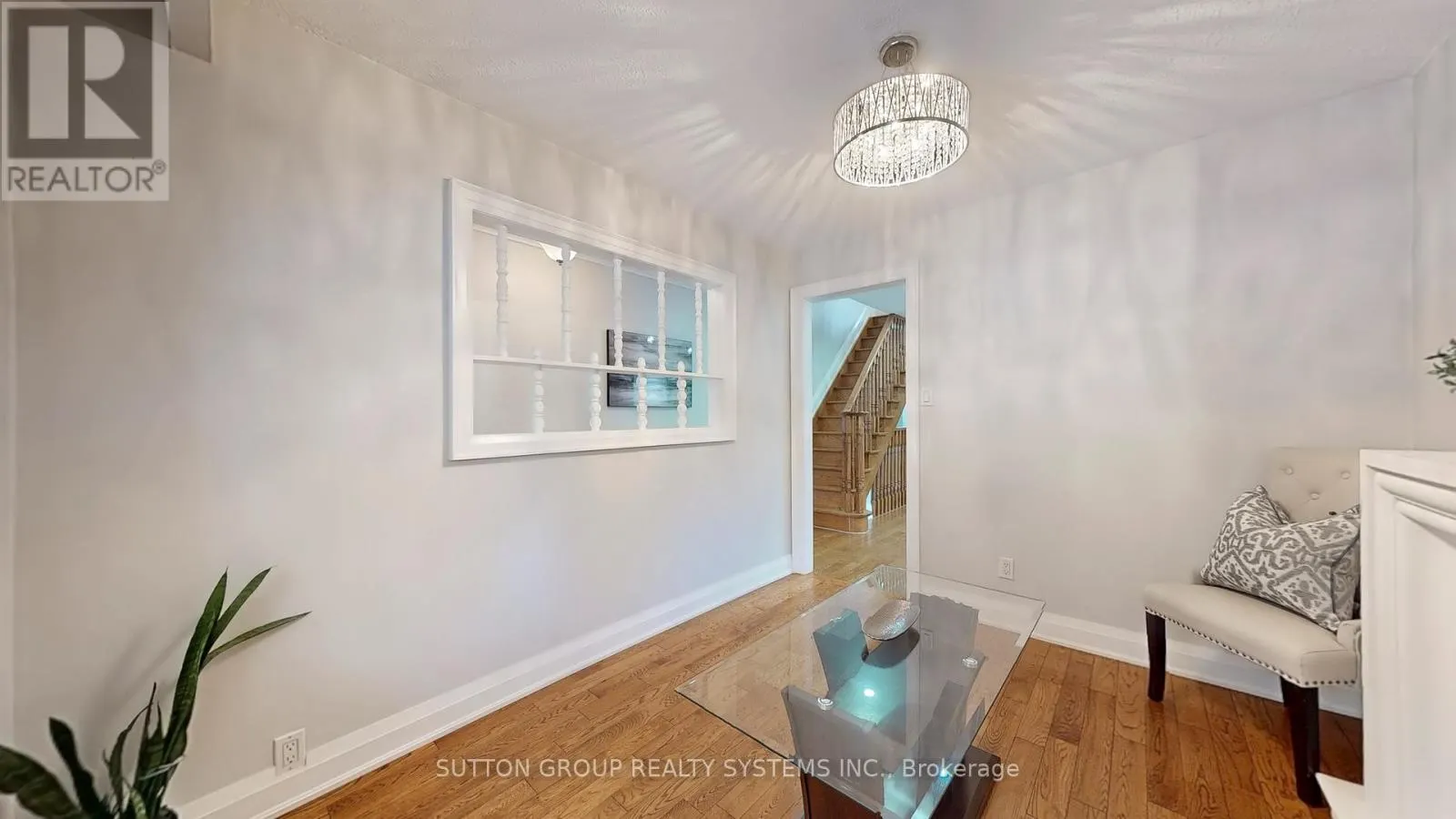 24 CHAMBERS AVENUE