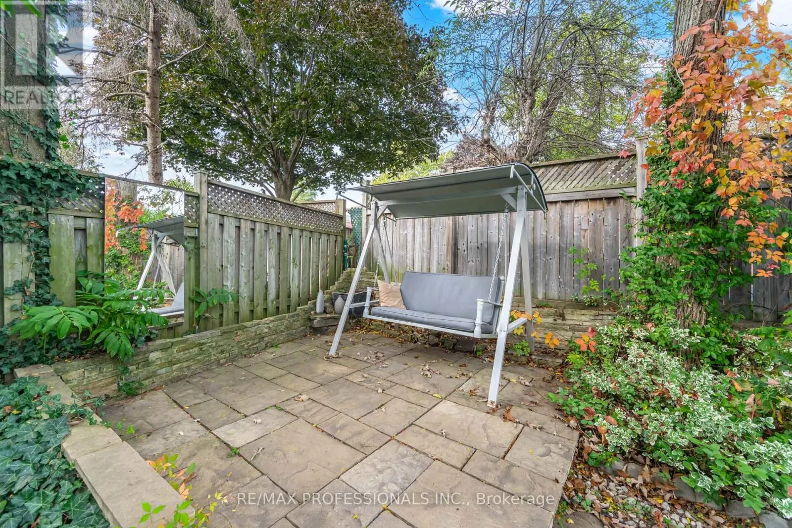 3220 RYMAL ROAD