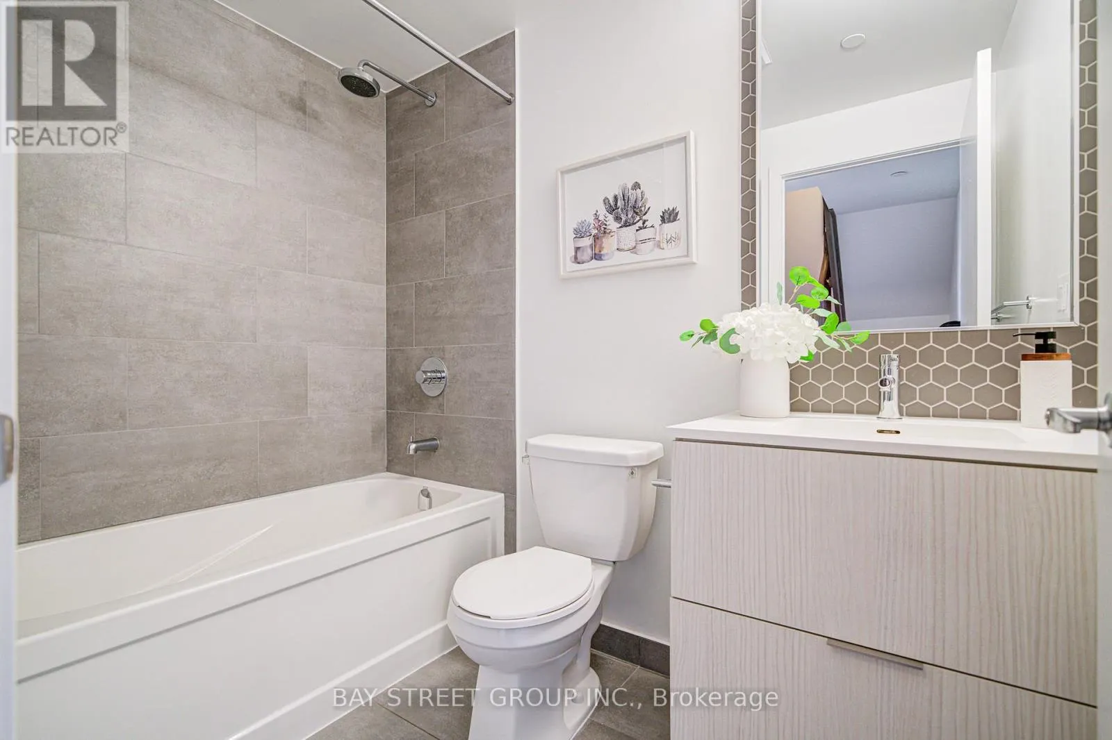 116 - 2530 EGLINTON AVENUE W