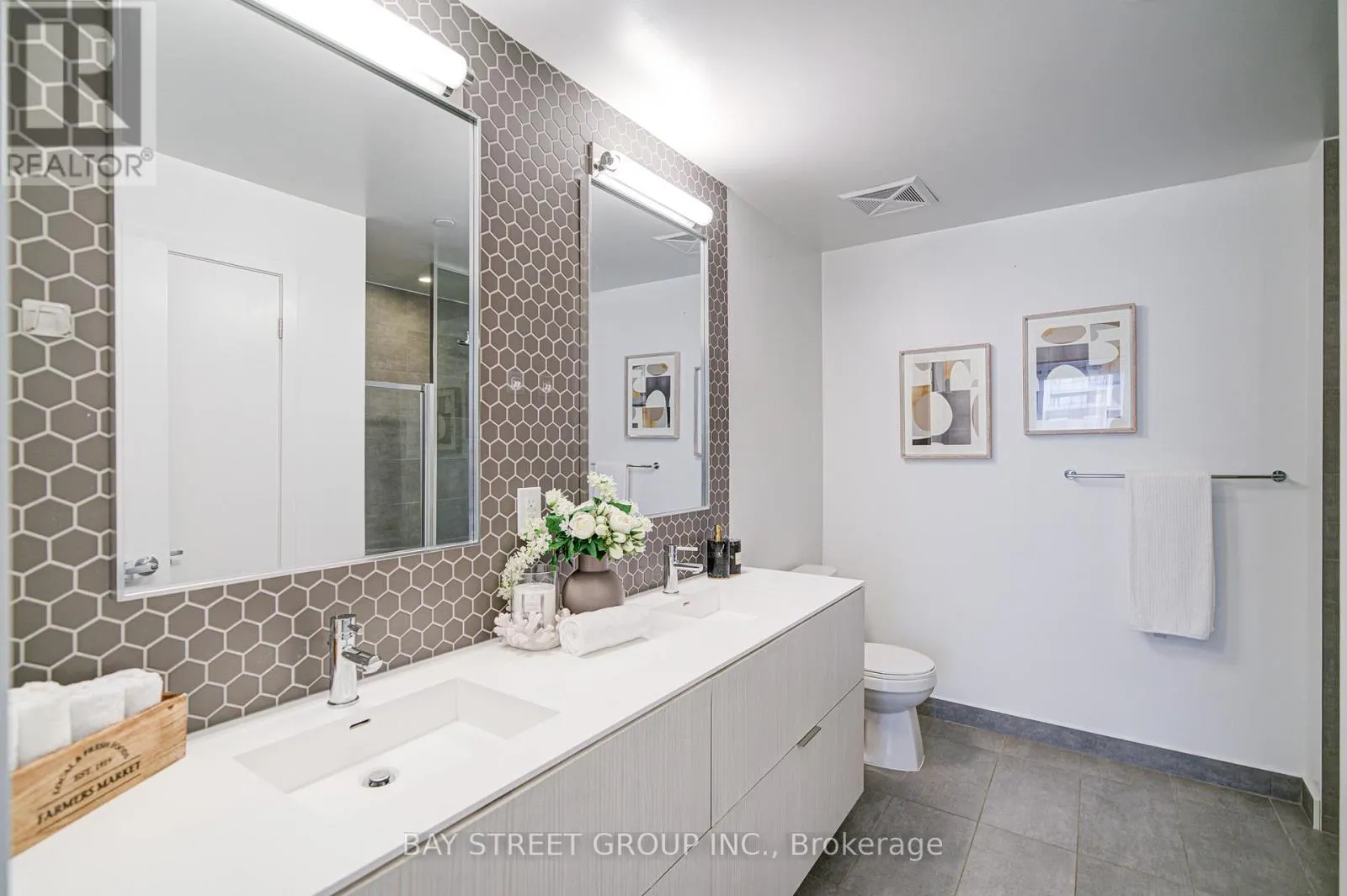 116 - 2530 EGLINTON AVENUE W