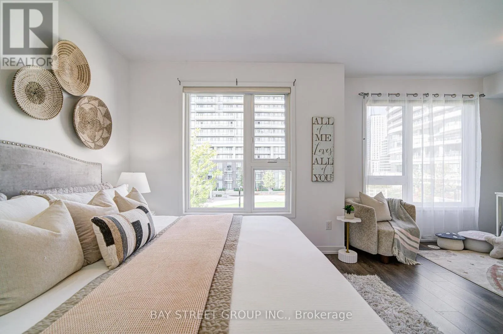 116 - 2530 EGLINTON AVENUE W