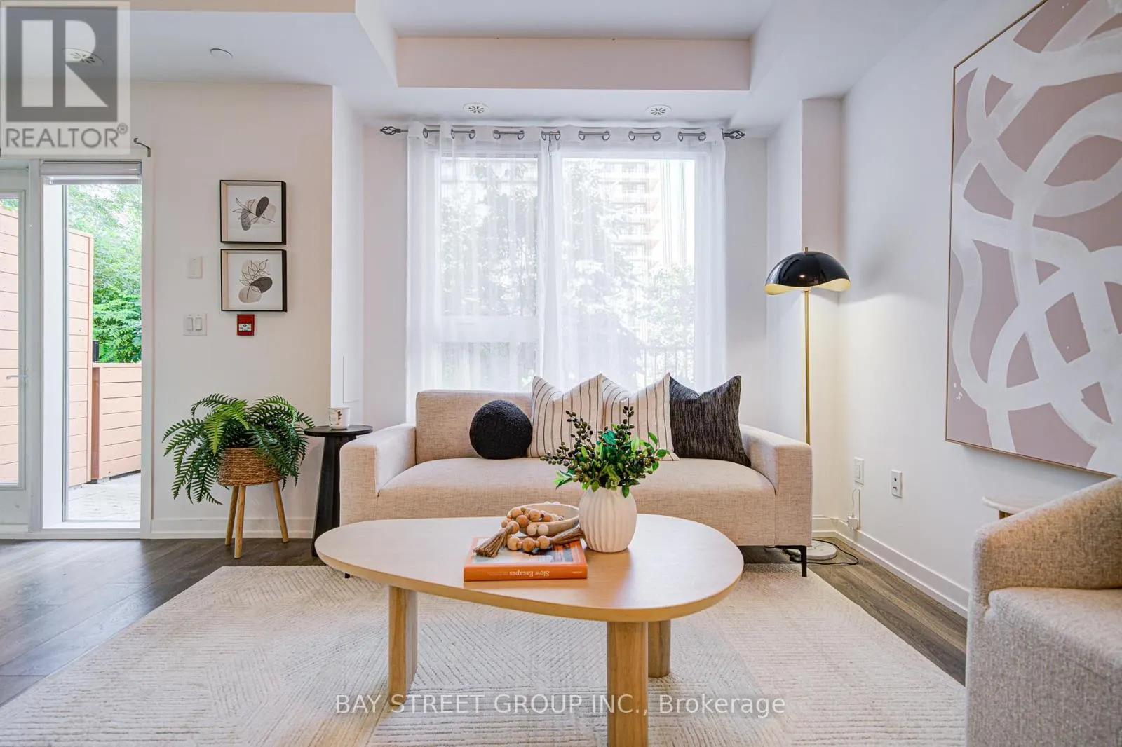 116 - 2530 EGLINTON AVENUE W