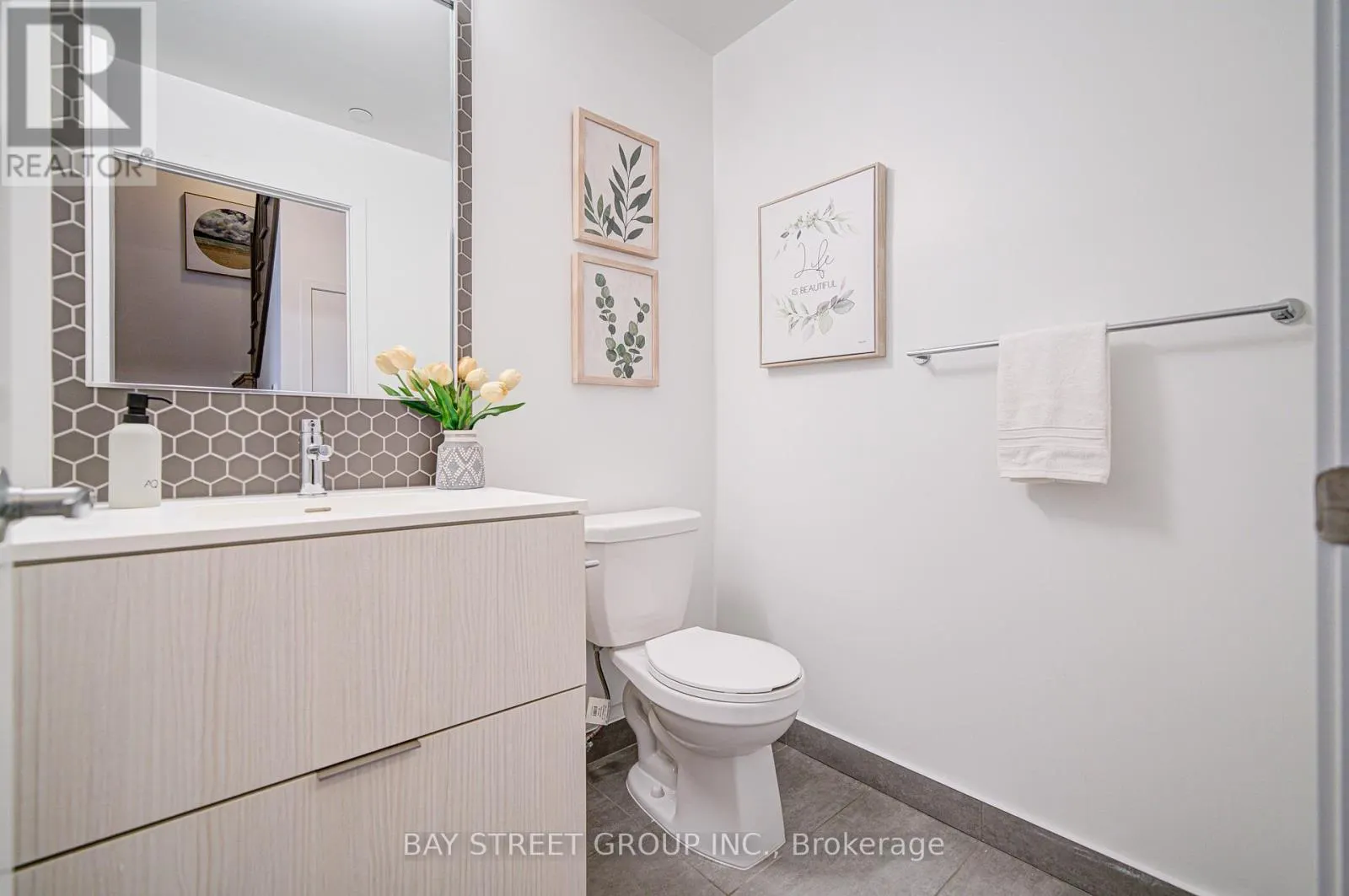 116 - 2530 EGLINTON AVENUE W