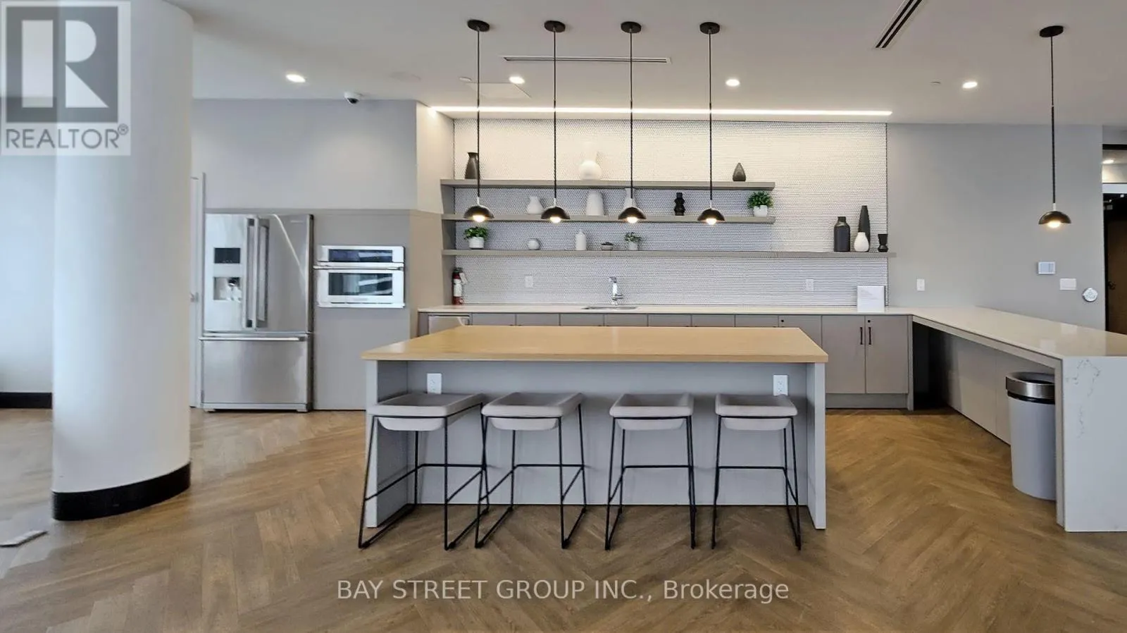 116 - 2530 EGLINTON AVENUE W
