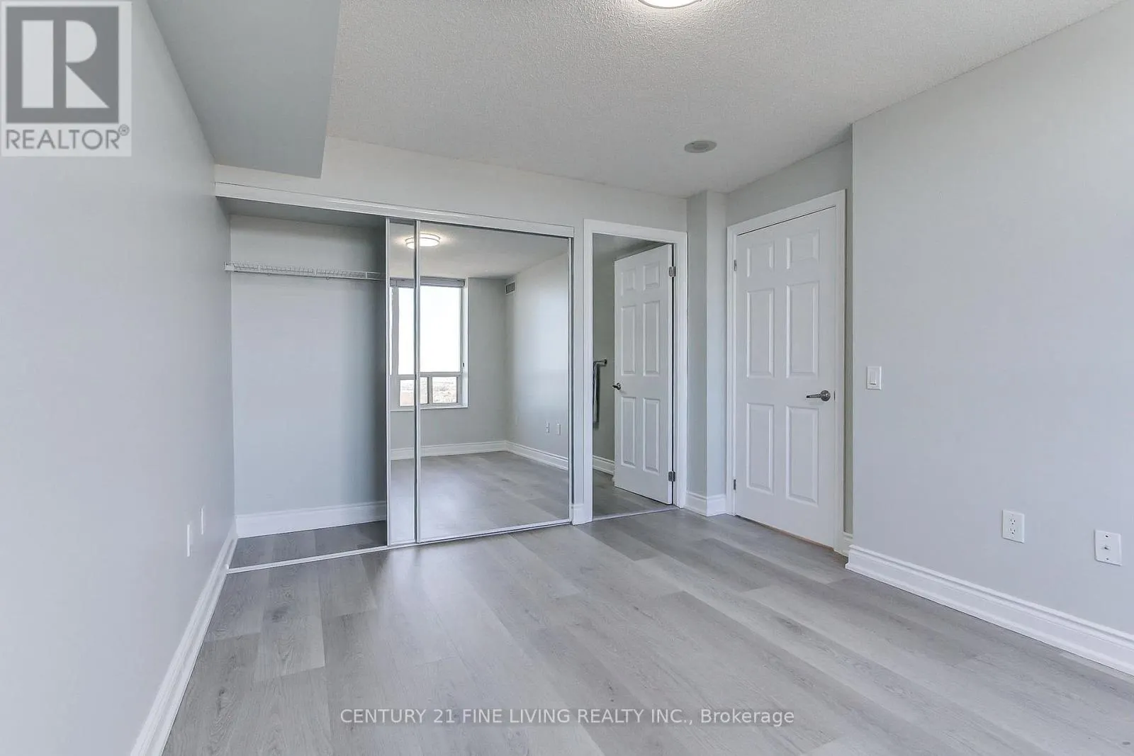 1415 - 55 STRATHAVEN DRIVE