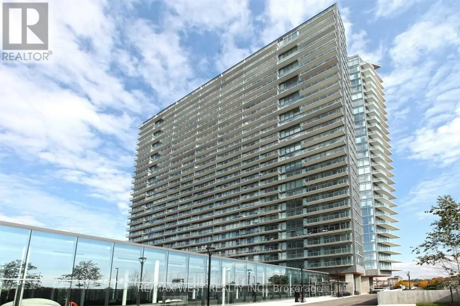 813 - 103 THE QUEENSWAY