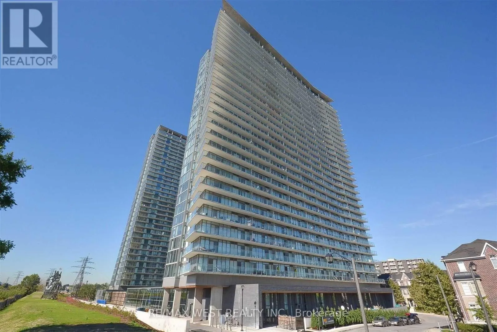 813 - 103 THE QUEENSWAY