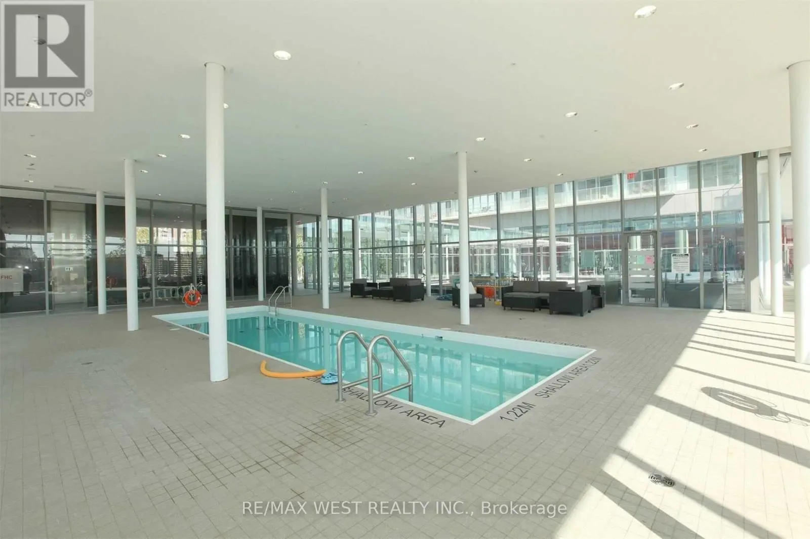 813 - 103 THE QUEENSWAY