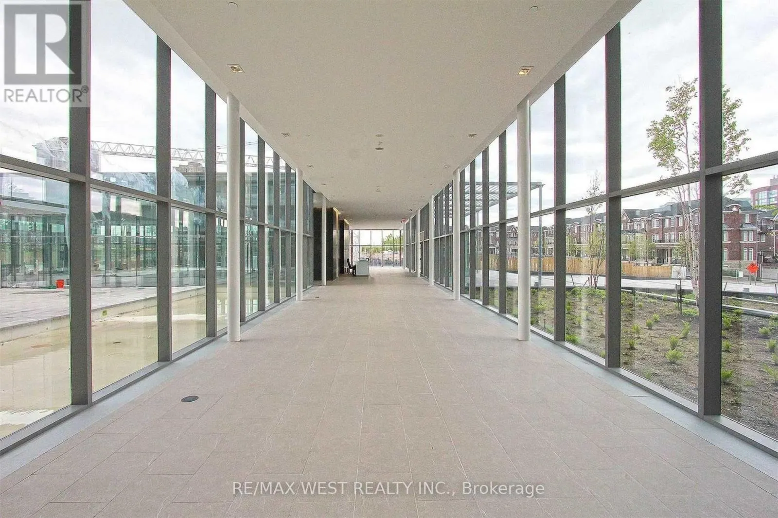 813 - 103 THE QUEENSWAY