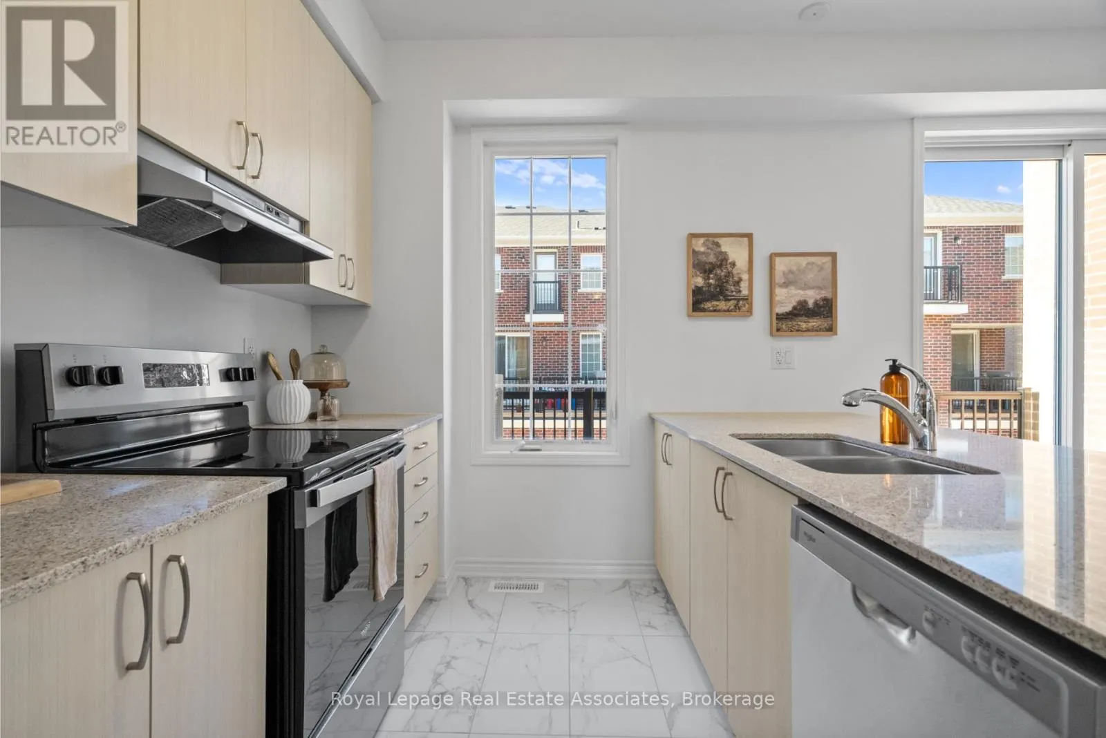 11 CULLINGTREE PLACE