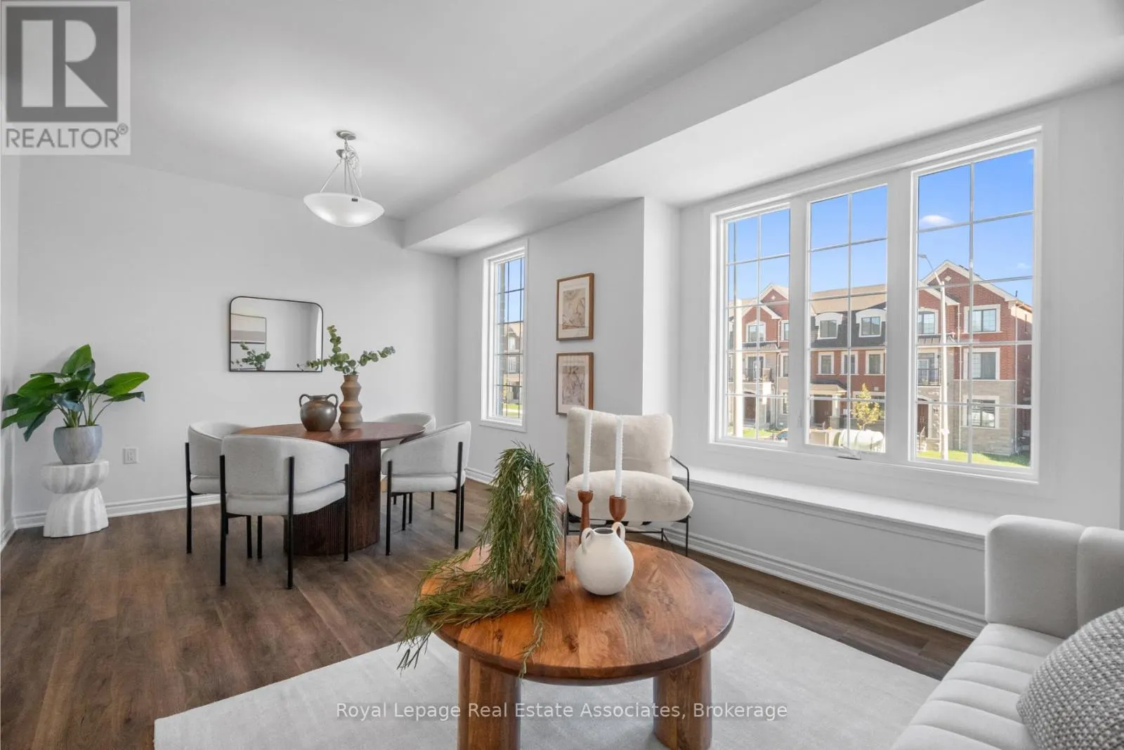 11 CULLINGTREE PLACE