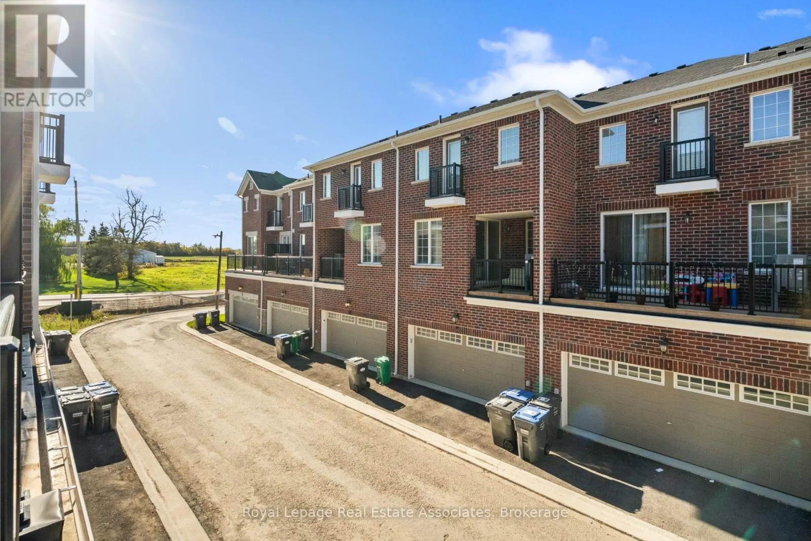 11 CULLINGTREE PLACE