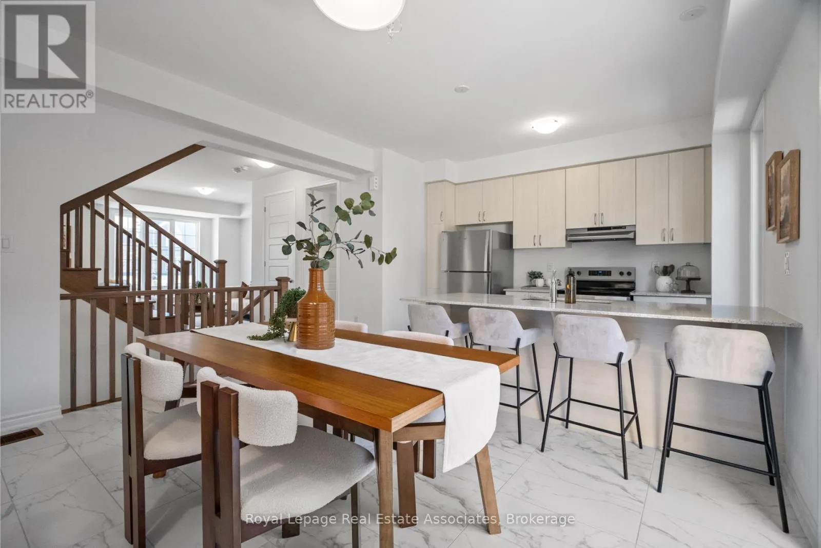 11 CULLINGTREE PLACE