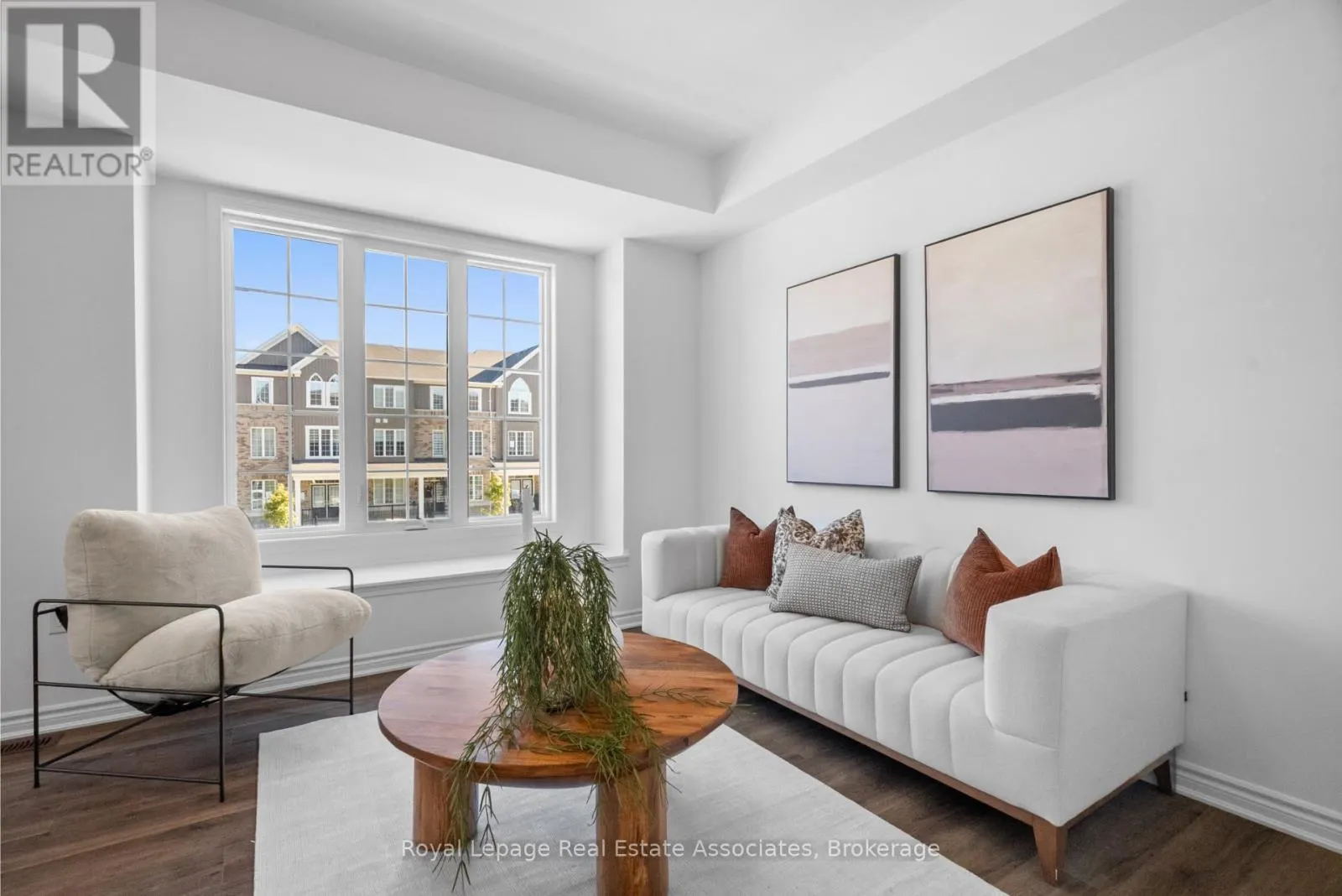 11 CULLINGTREE PLACE